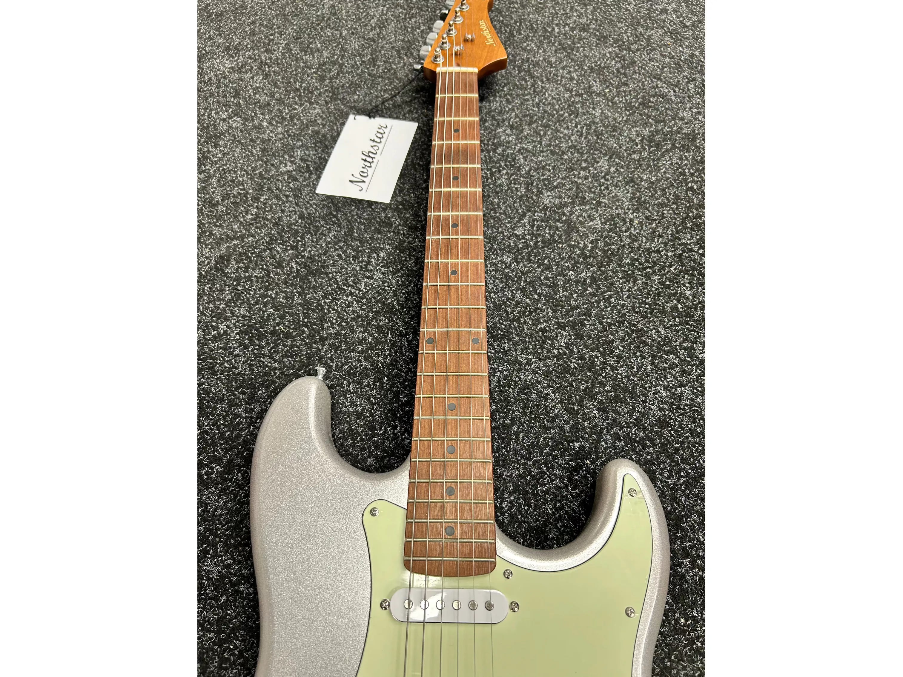 Northstar Electric Guitar Double Cut, in Inca Silver