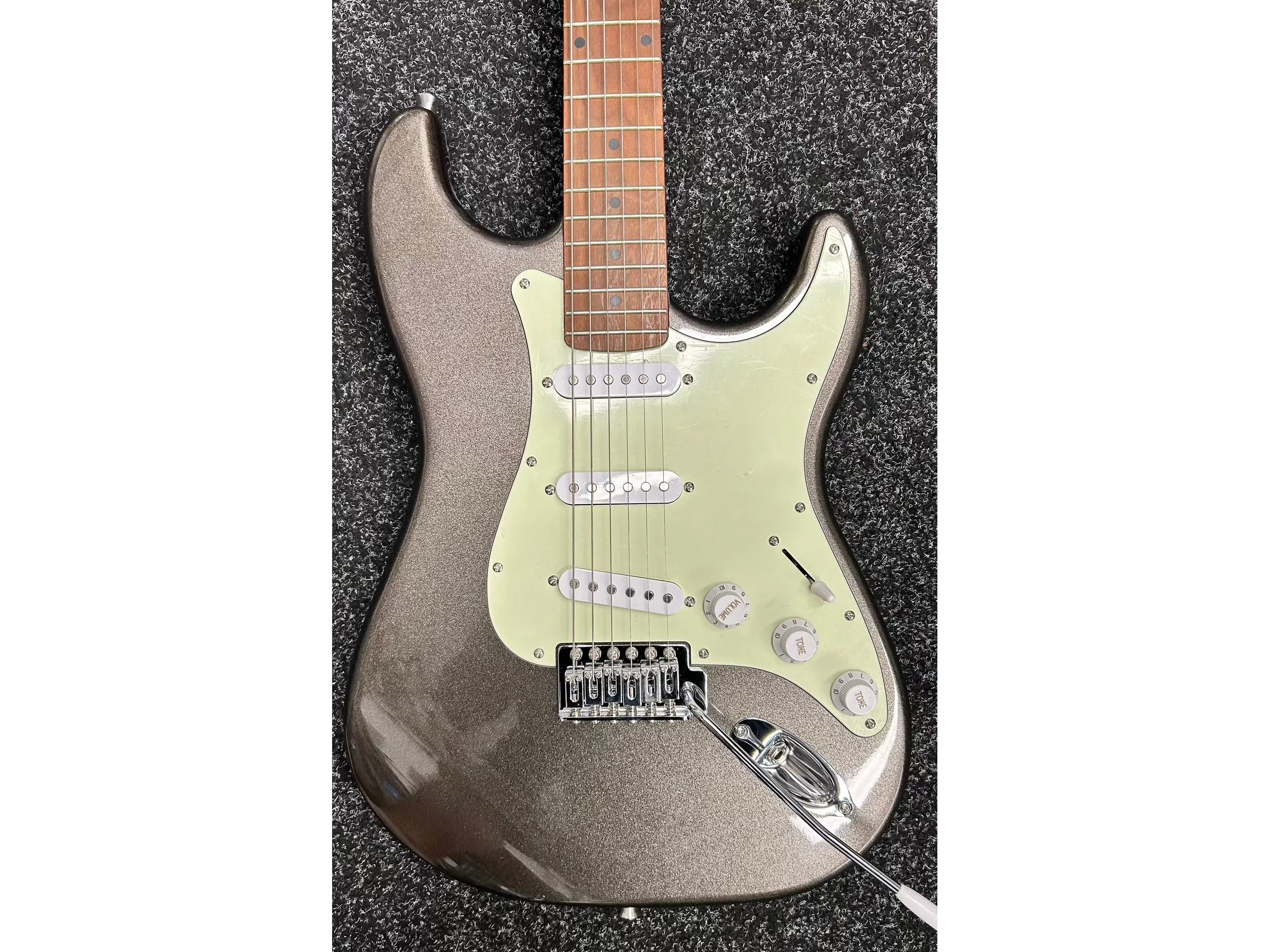 Northstar Electric Guitar Double Cut, in Charcoal Frost