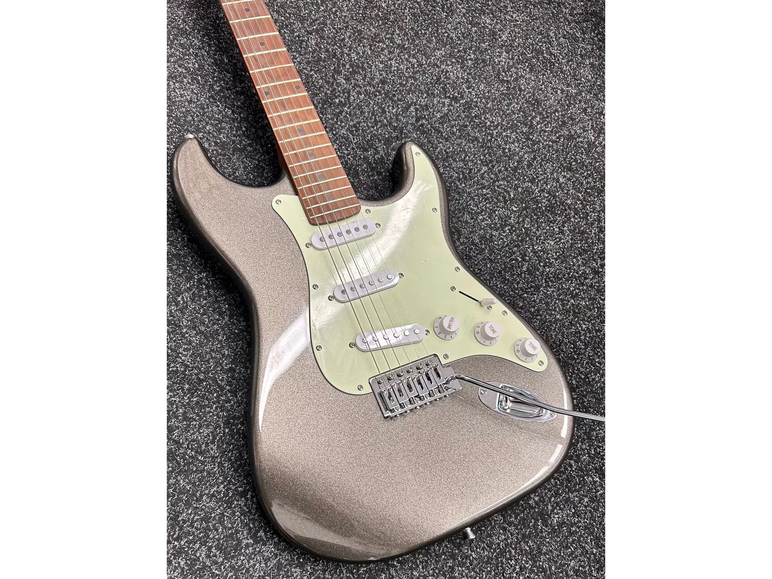 Northstar Electric Guitar Double Cut, in Charcoal Frost