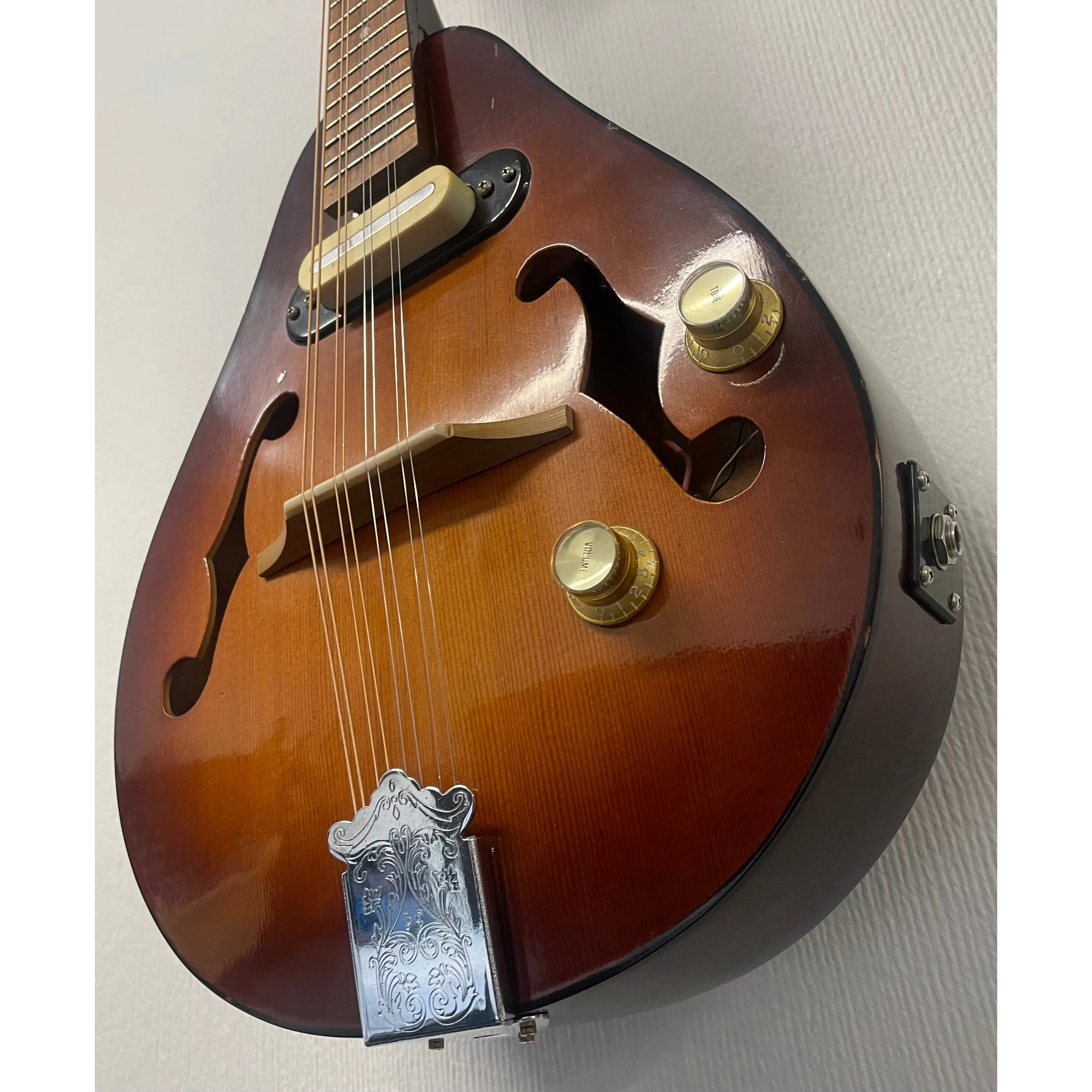 Ozark Electro Acoustic Mandolin in Sunburst Pre-Owned