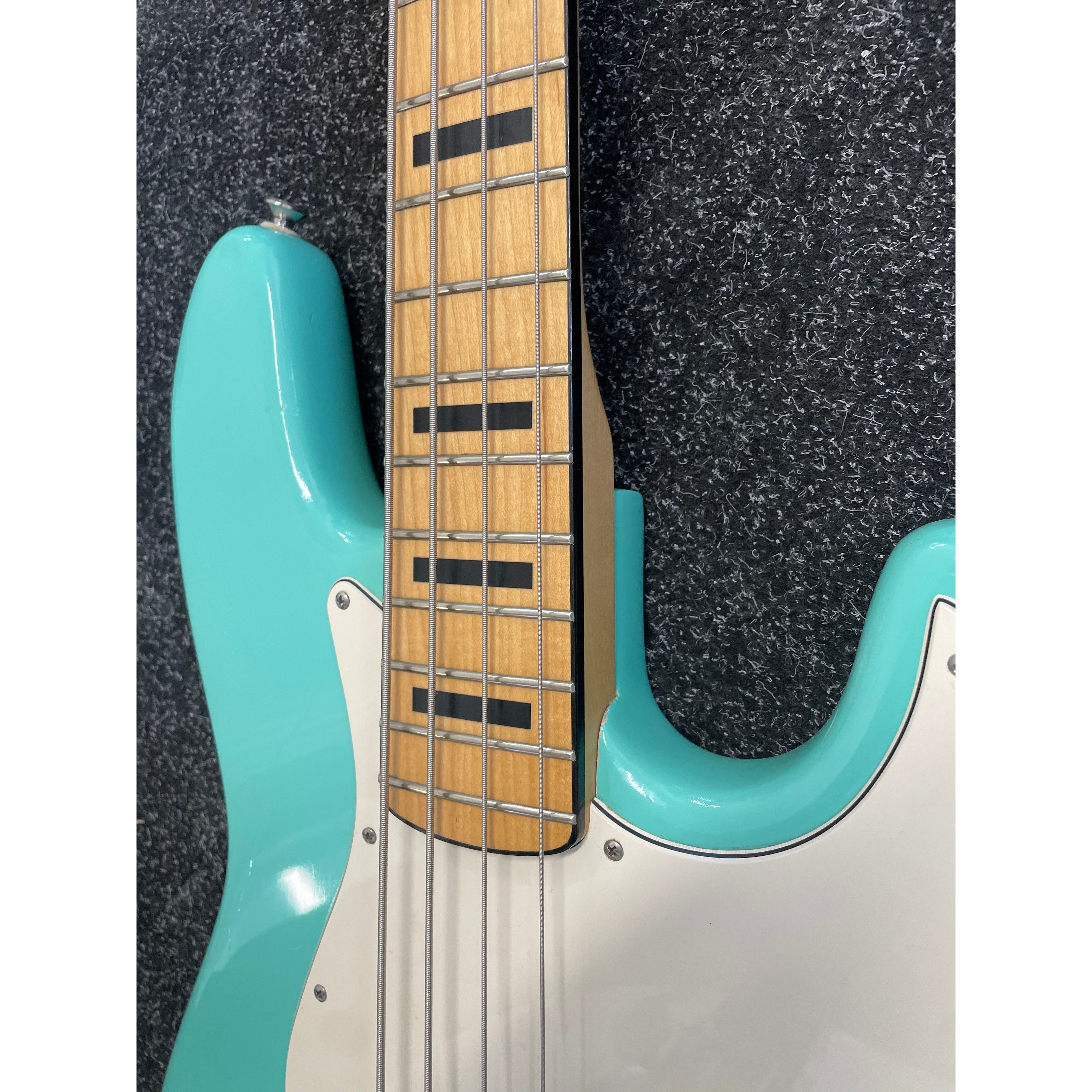 Squier Classic Vibe Vintage Modified 70s Jazz Bass Refinished in Green Pre-Owned