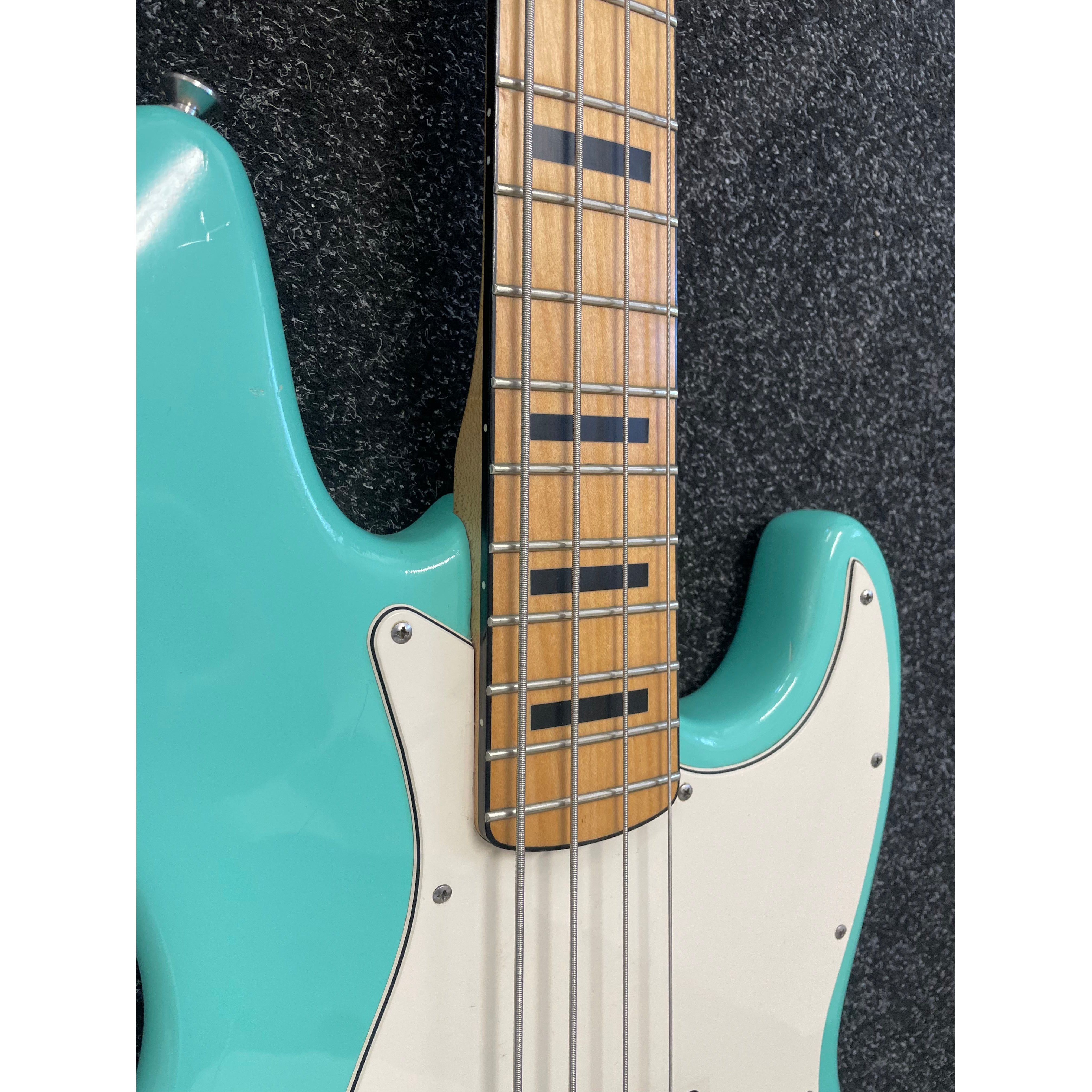 Squier Classic Vibe Vintage Modified 70s Jazz Bass Refinished in Green Pre-Owned