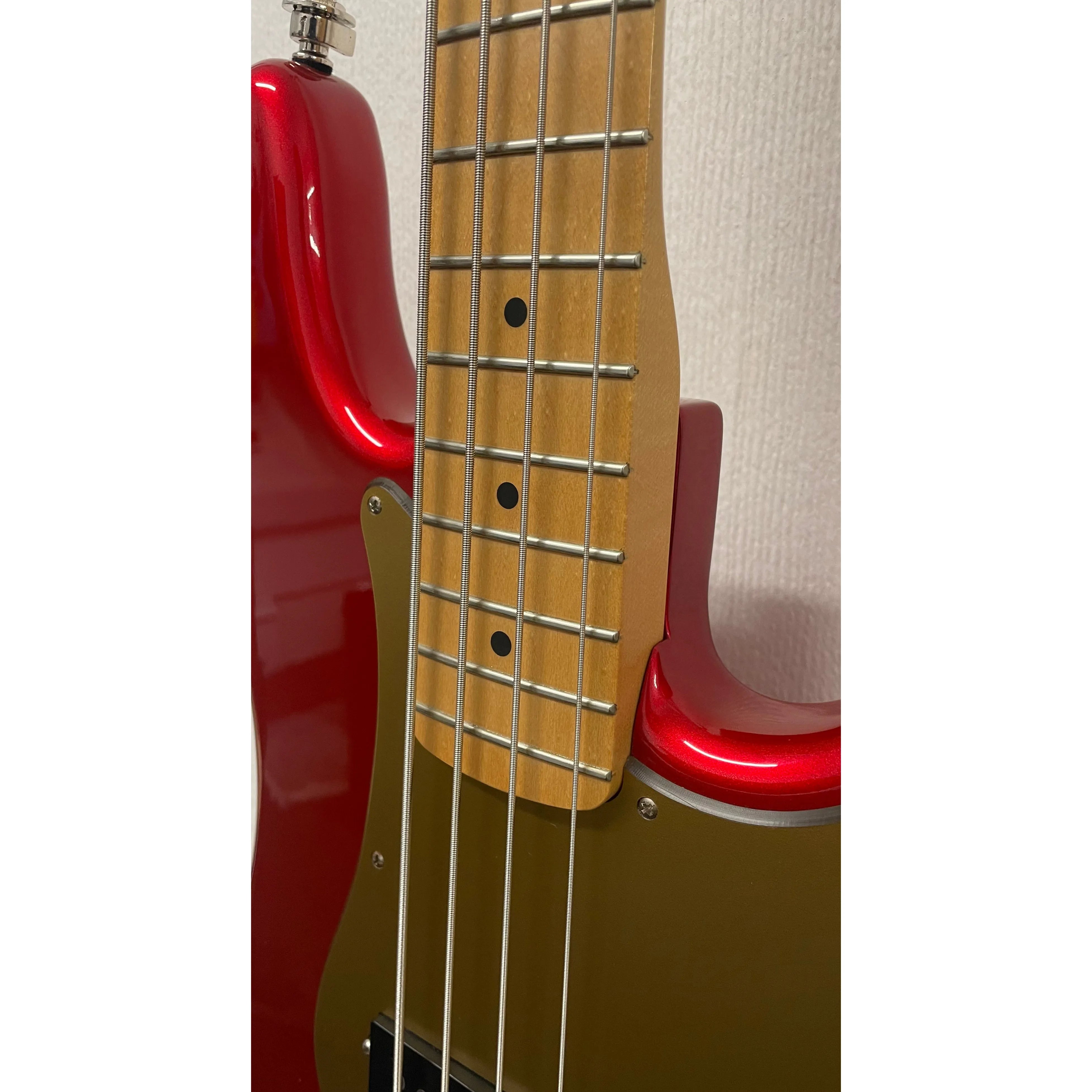 Fender Deluxe Active P Bass Special in Chrome Red Pre-Owned