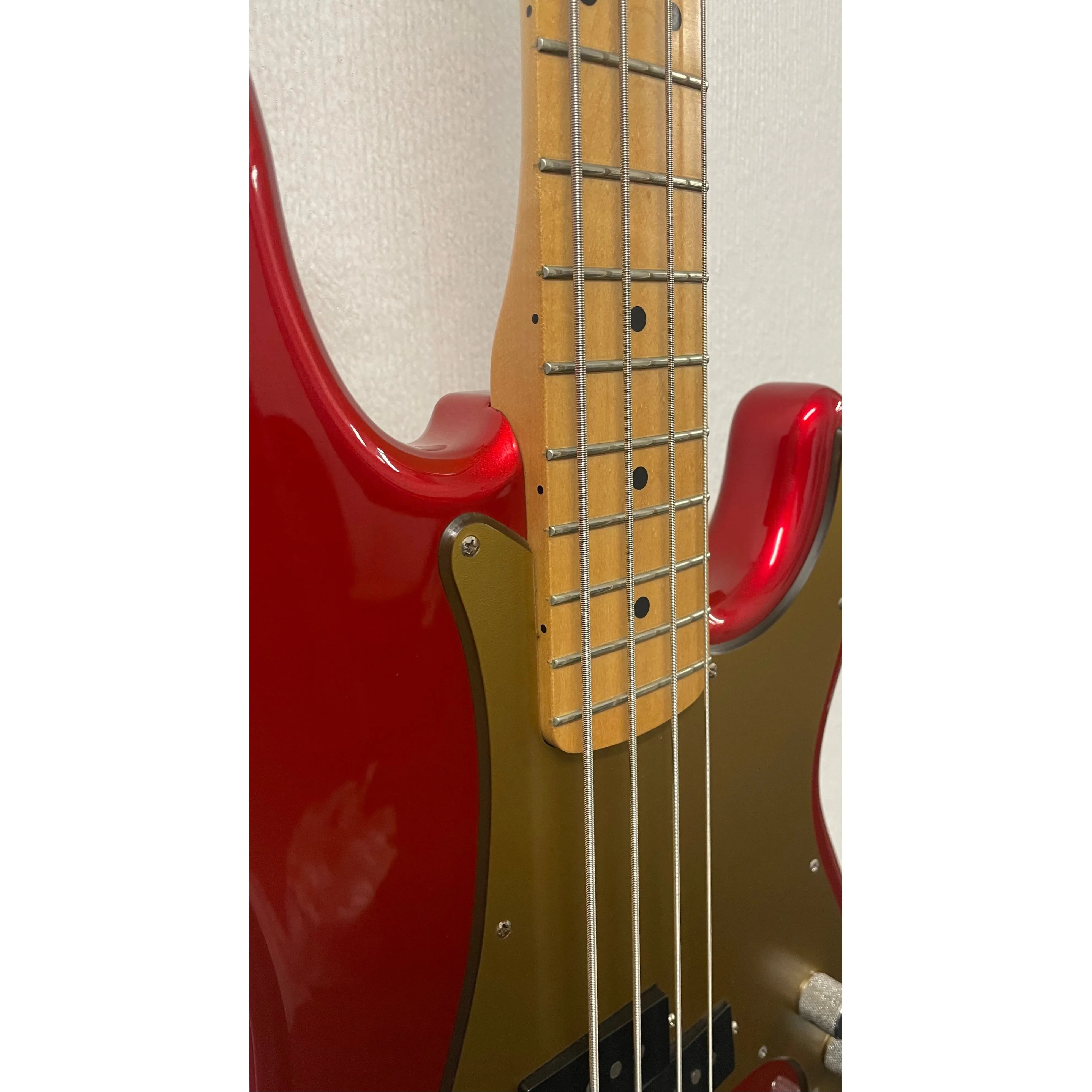 Fender Deluxe Active P Bass Special in Chrome Red Pre-Owned