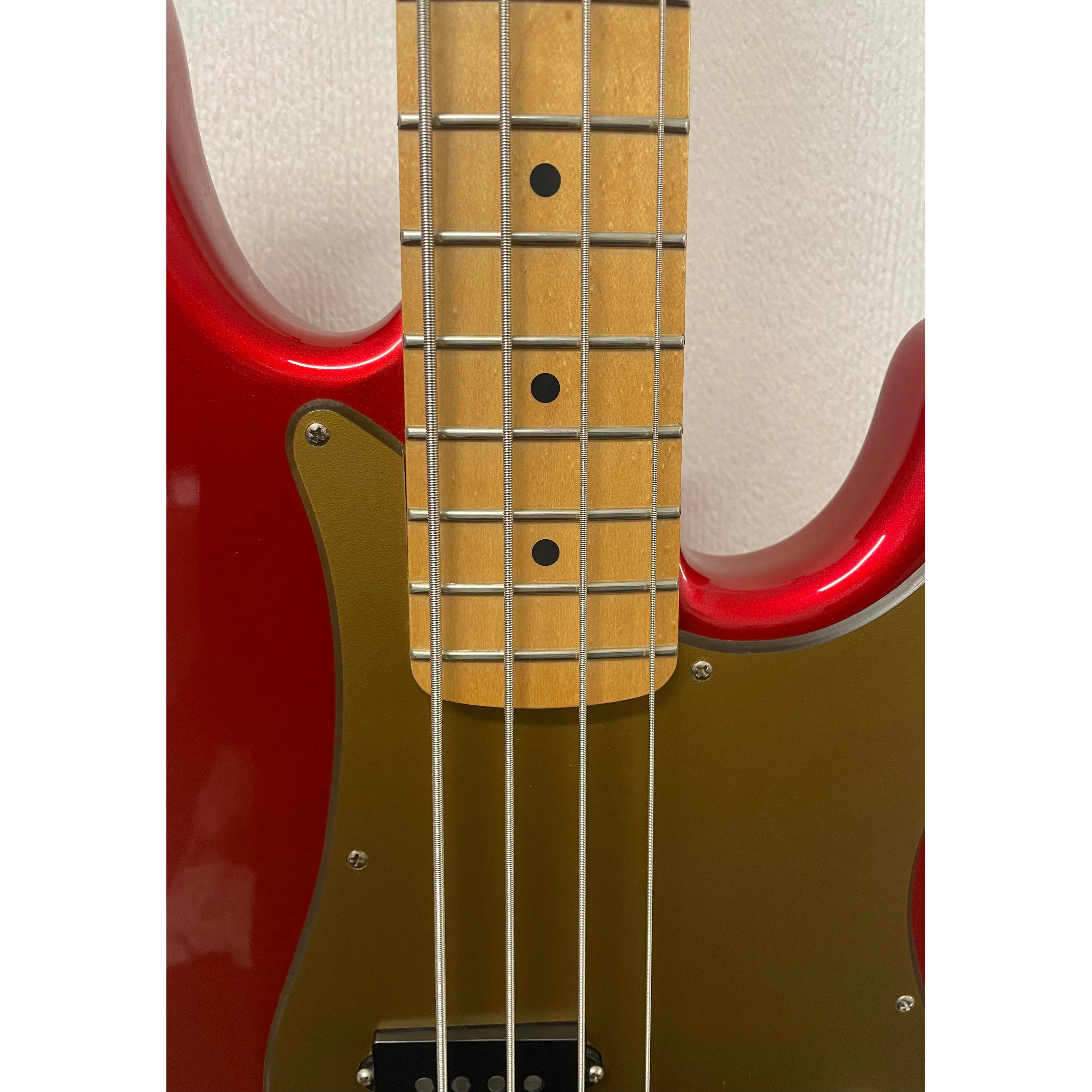 Fender Deluxe Active P Bass Special in Chrome Red Pre-Owned