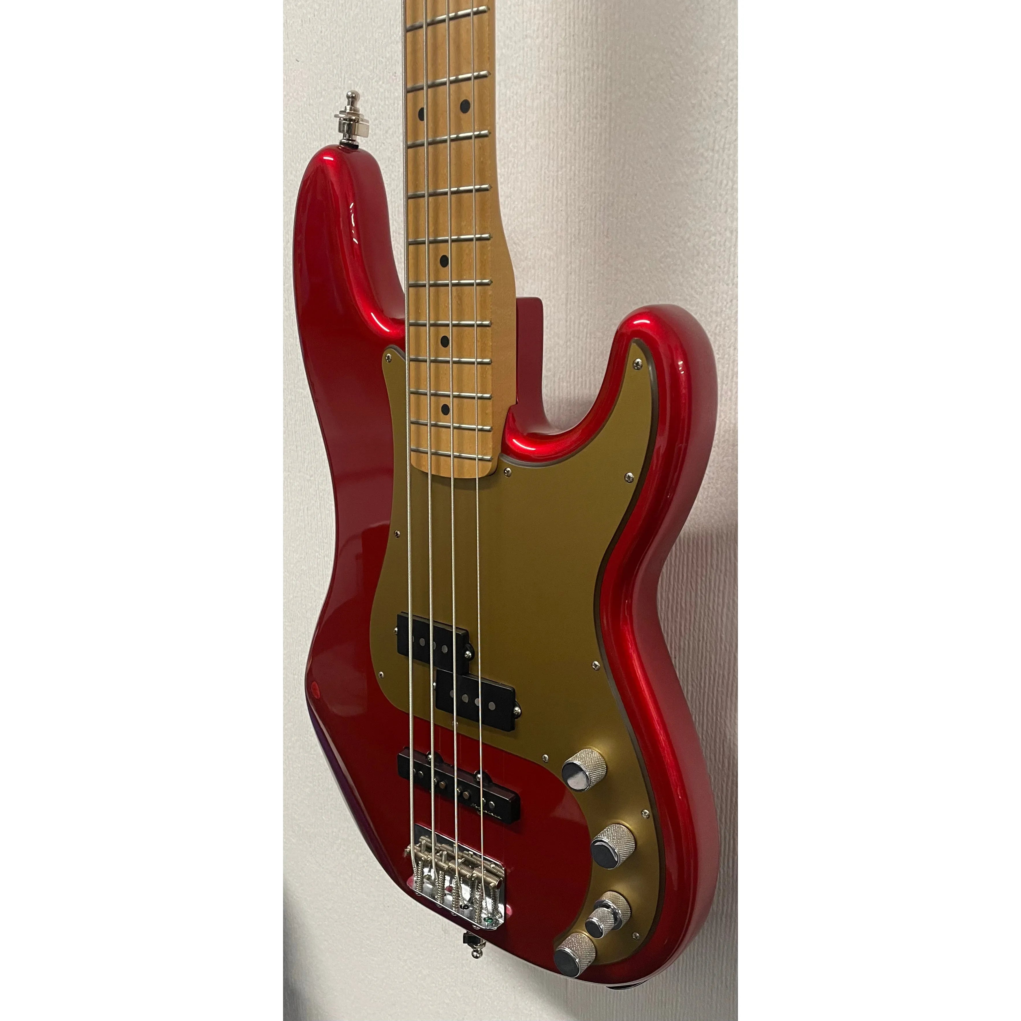 Fender Deluxe Active P Bass Special in Chrome Red Pre-Owned