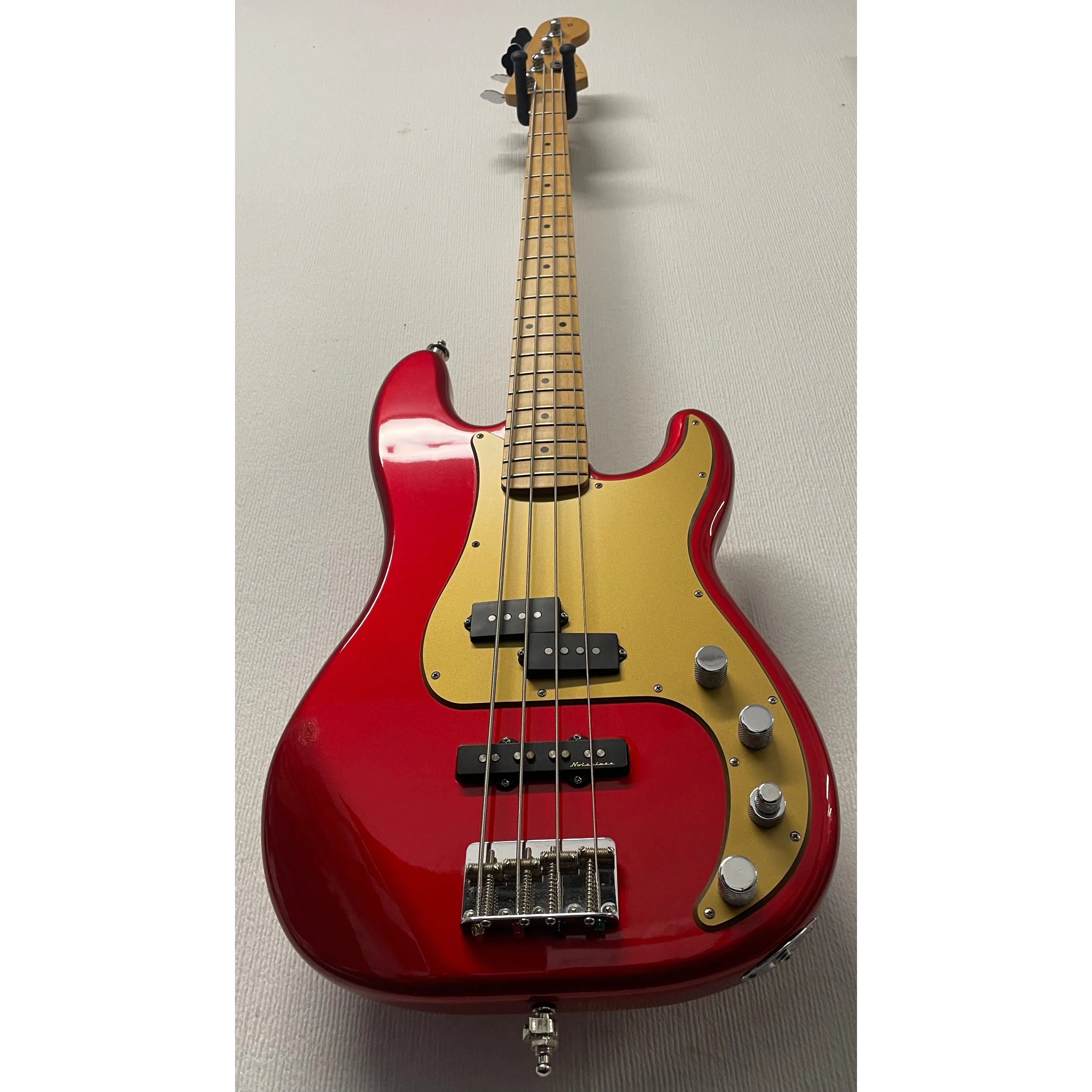 Fender Deluxe Active P Bass Special in Chrome Red Pre-Owned