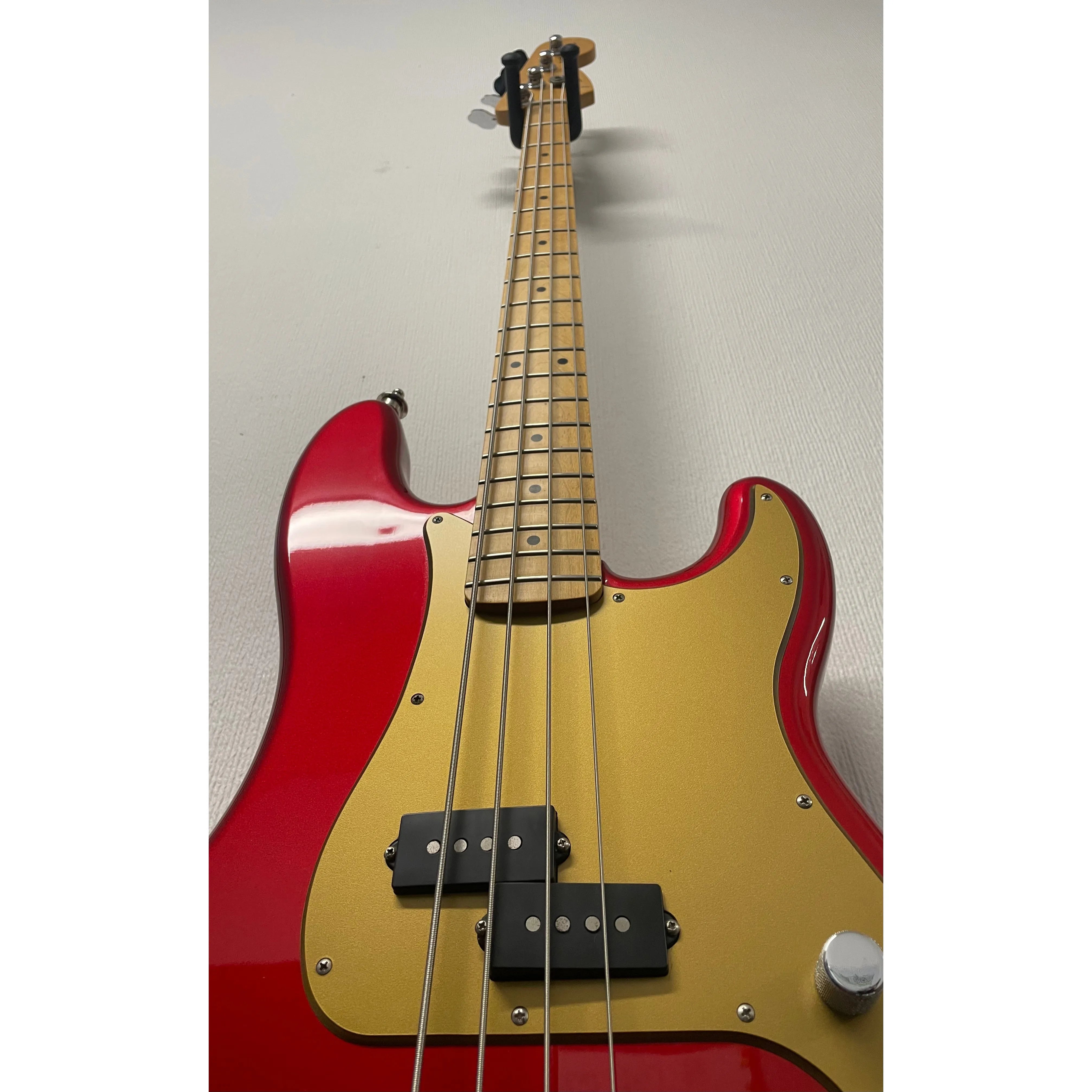 Fender Deluxe Active P Bass Special in Chrome Red Pre-Owned