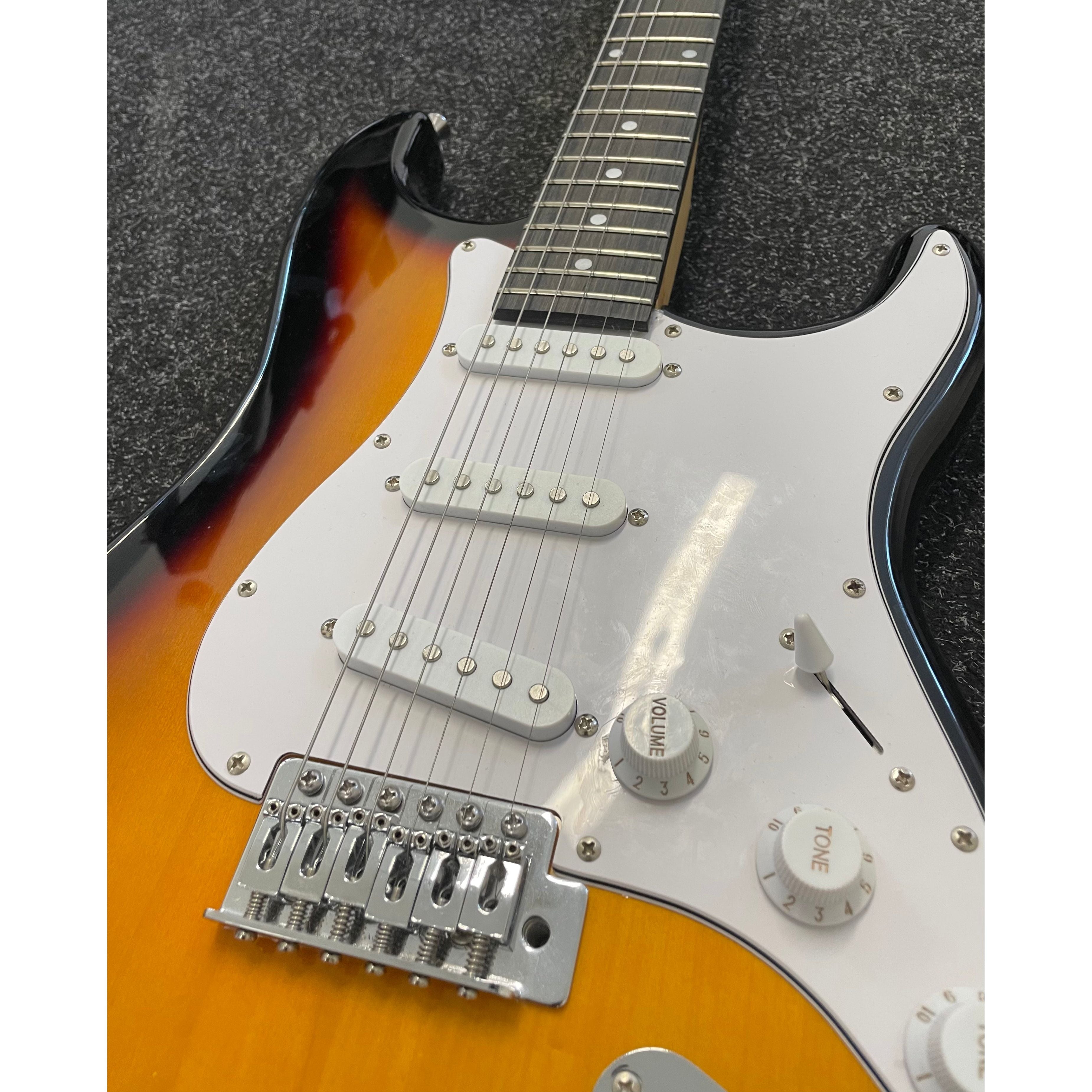 Rockjam Strat-Style Electric Guitar in Sunburst Pre-Owned