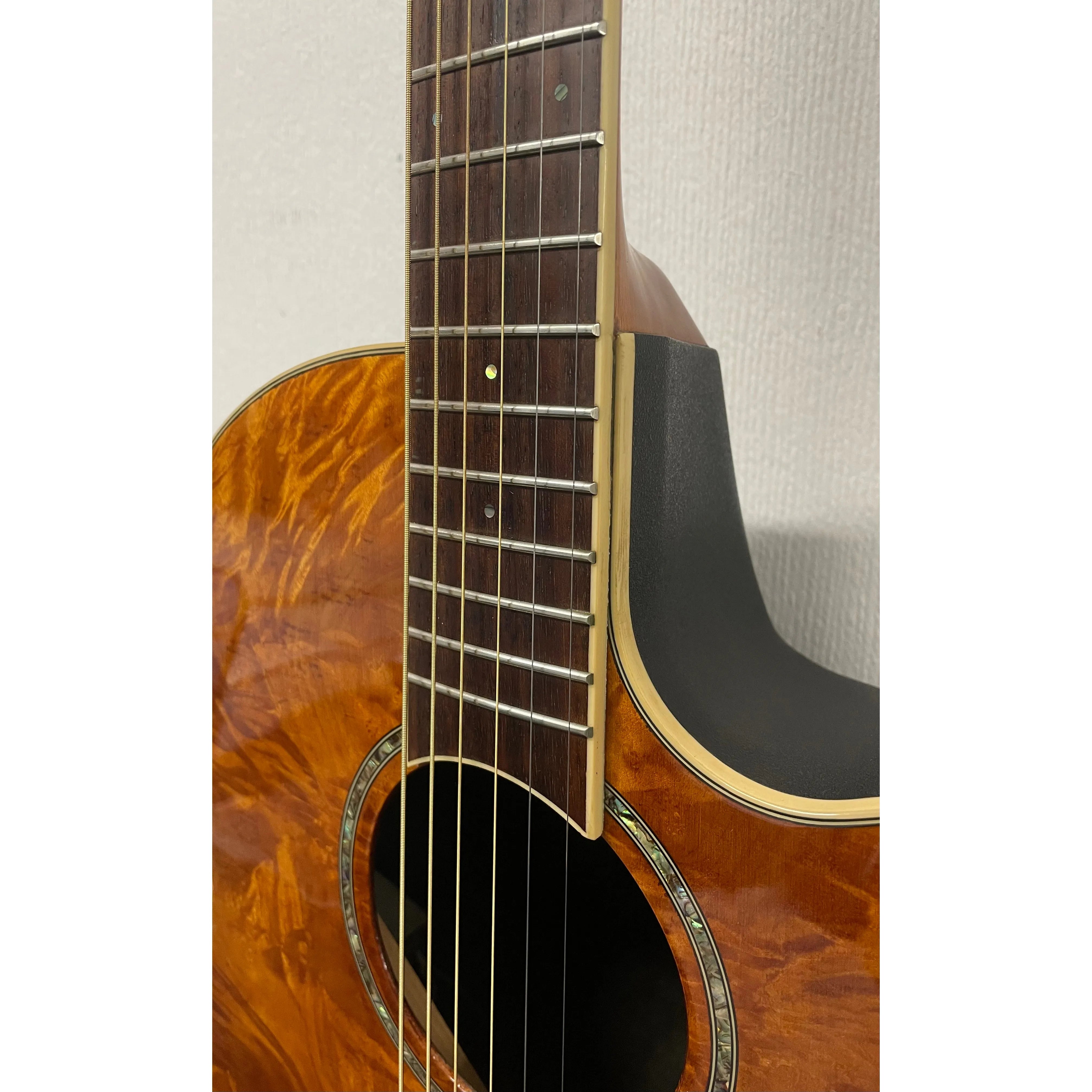 Ovation Celebrity CC24 Electro Acoustic Guitar with Figured Koa Top Pre-Owned