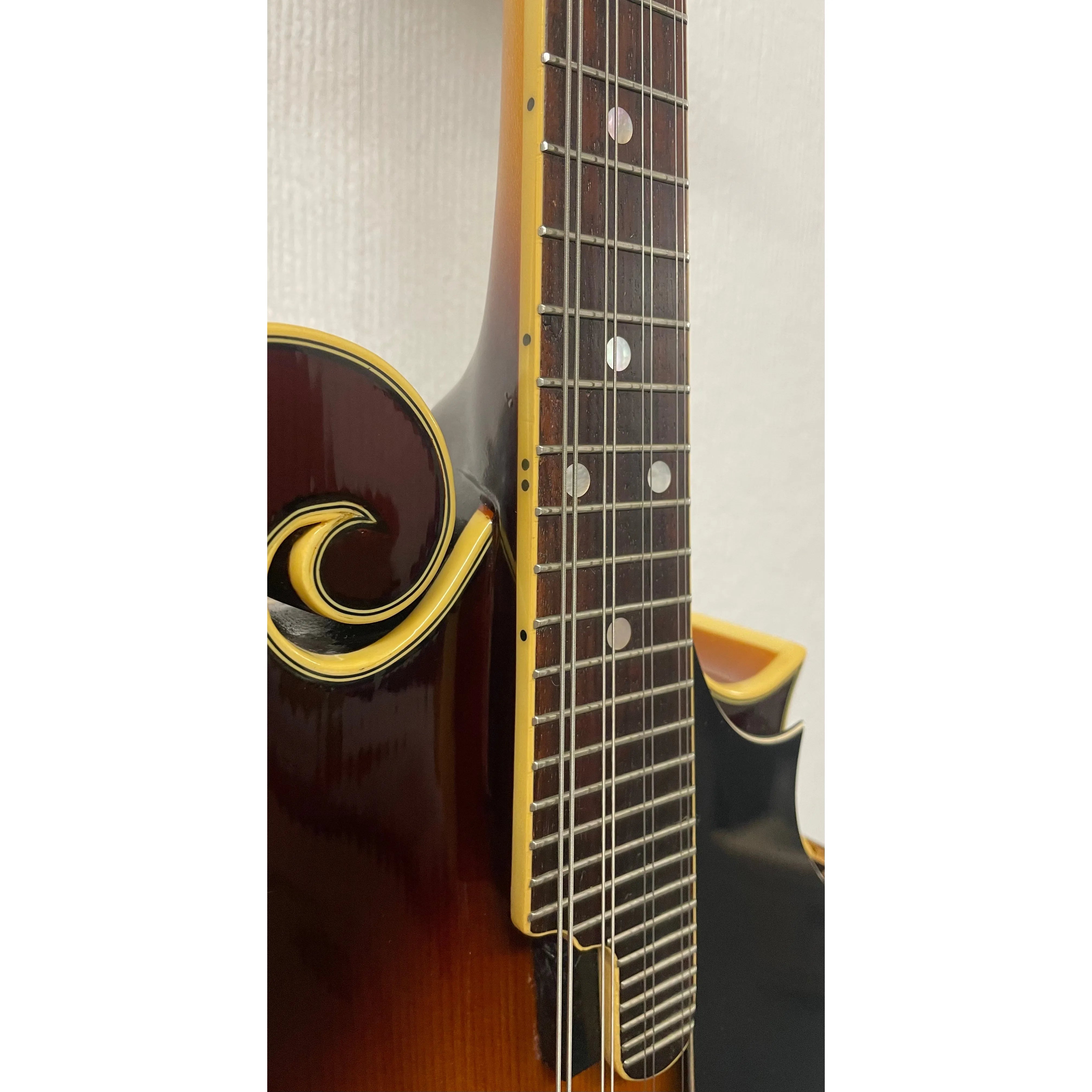Kentucky Mandolin KM-630F Electro Acoustic in Sunburst with Gigbag Pre-Owned