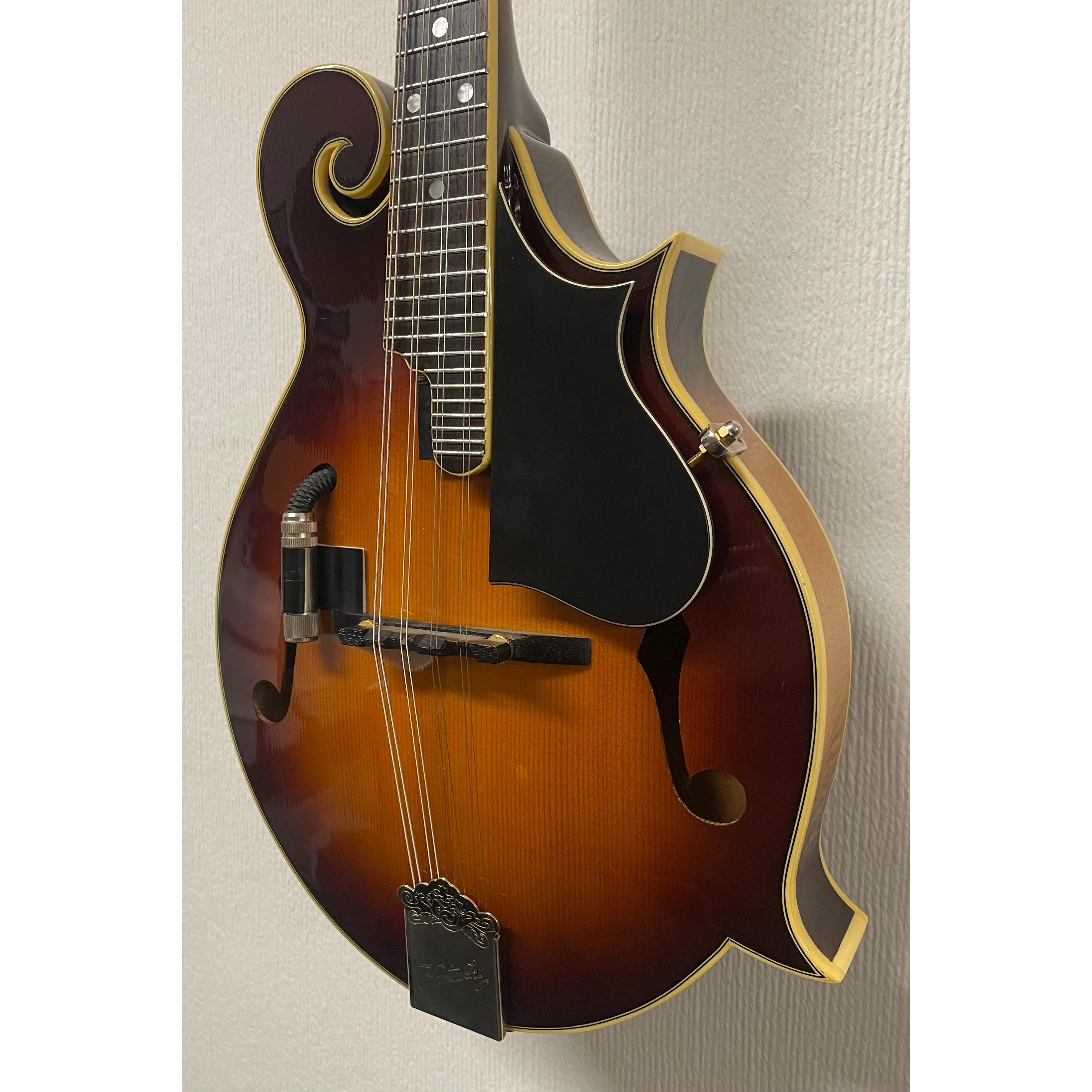 Kentucky Mandolin KM-630F Electro Acoustic in Sunburst with Gigbag Pre-Owned