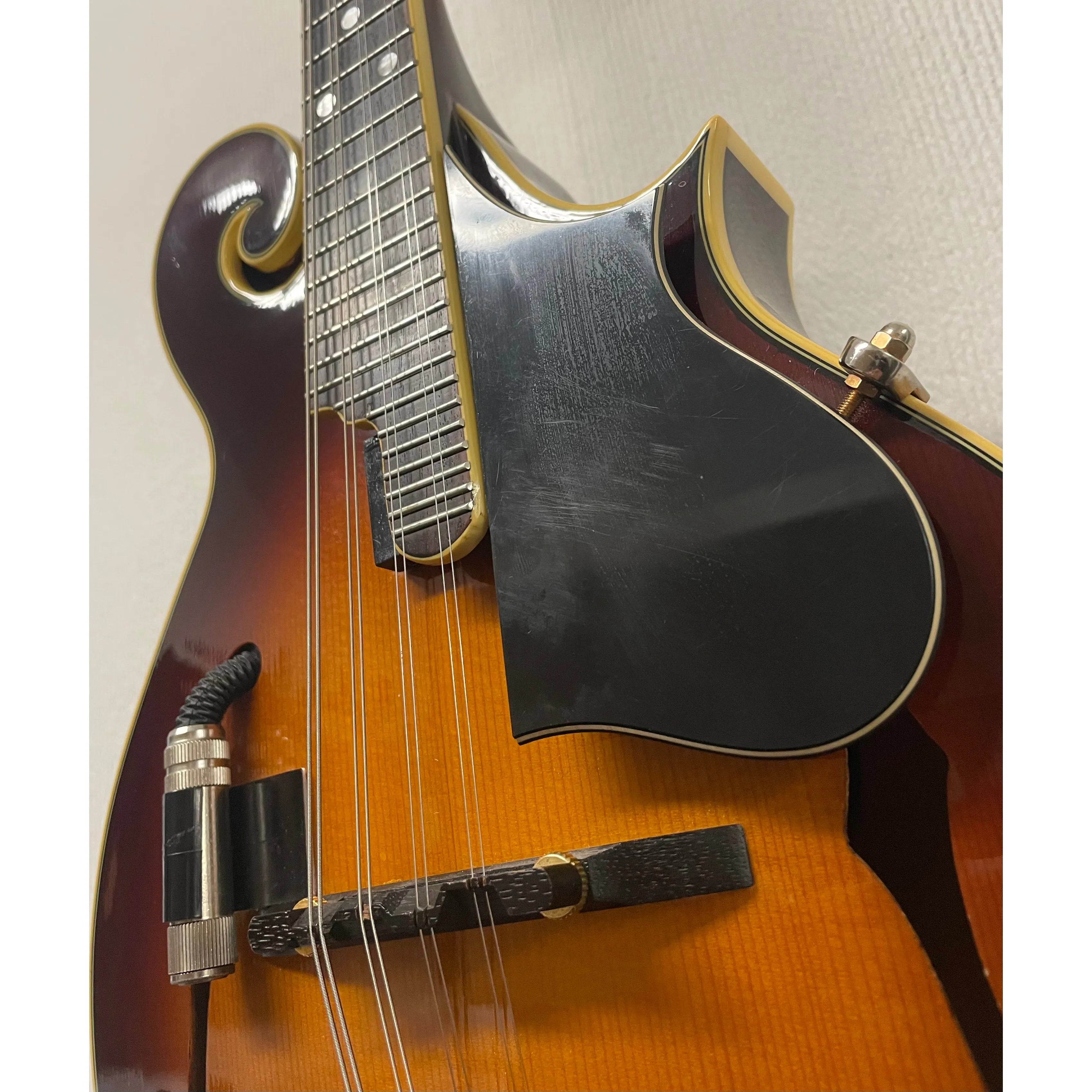 Kentucky Mandolin KM-630F Electro Acoustic in Sunburst with Gigbag Pre-Owned