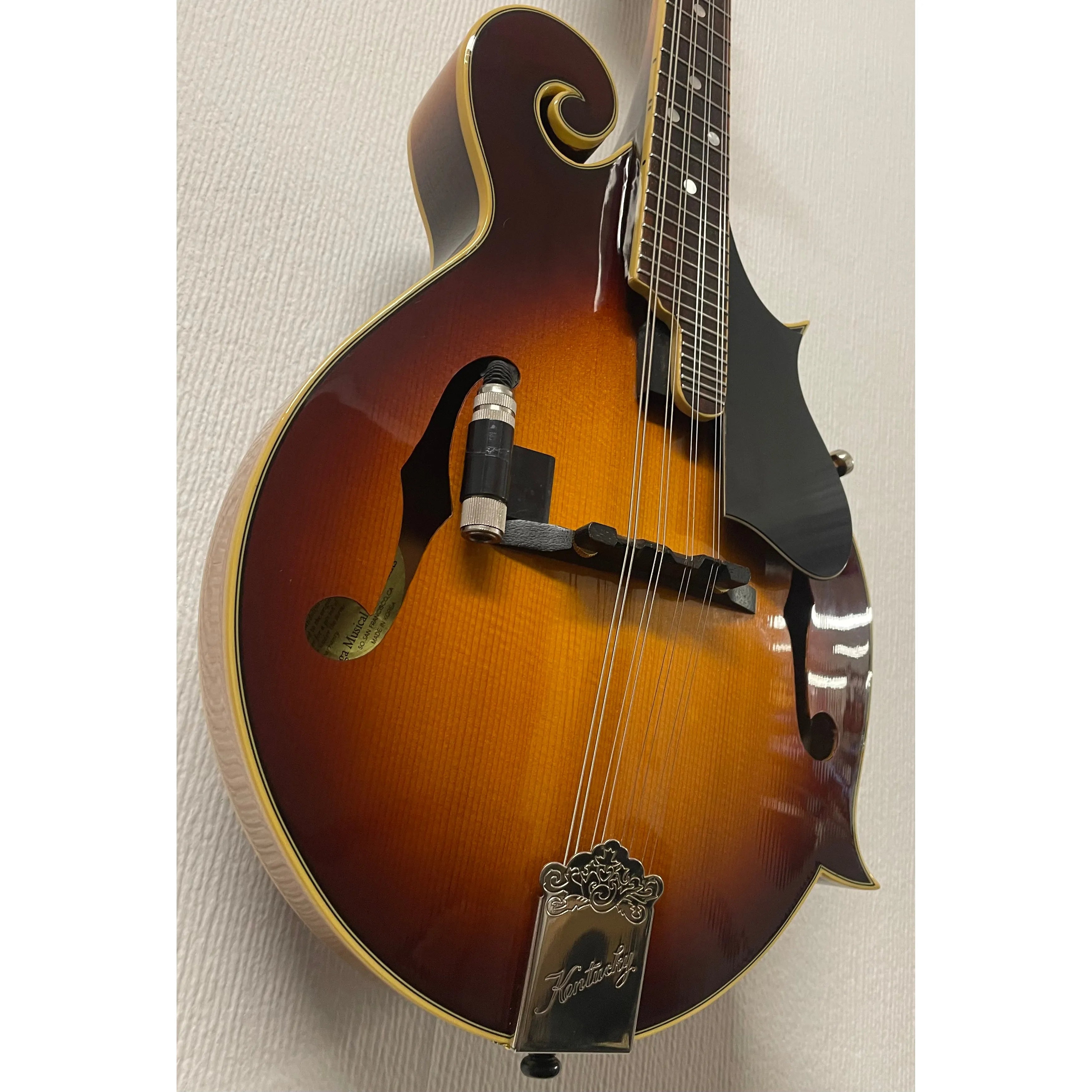 Kentucky Mandolin KM-630F Electro Acoustic in Sunburst with Gigbag Pre-Owned