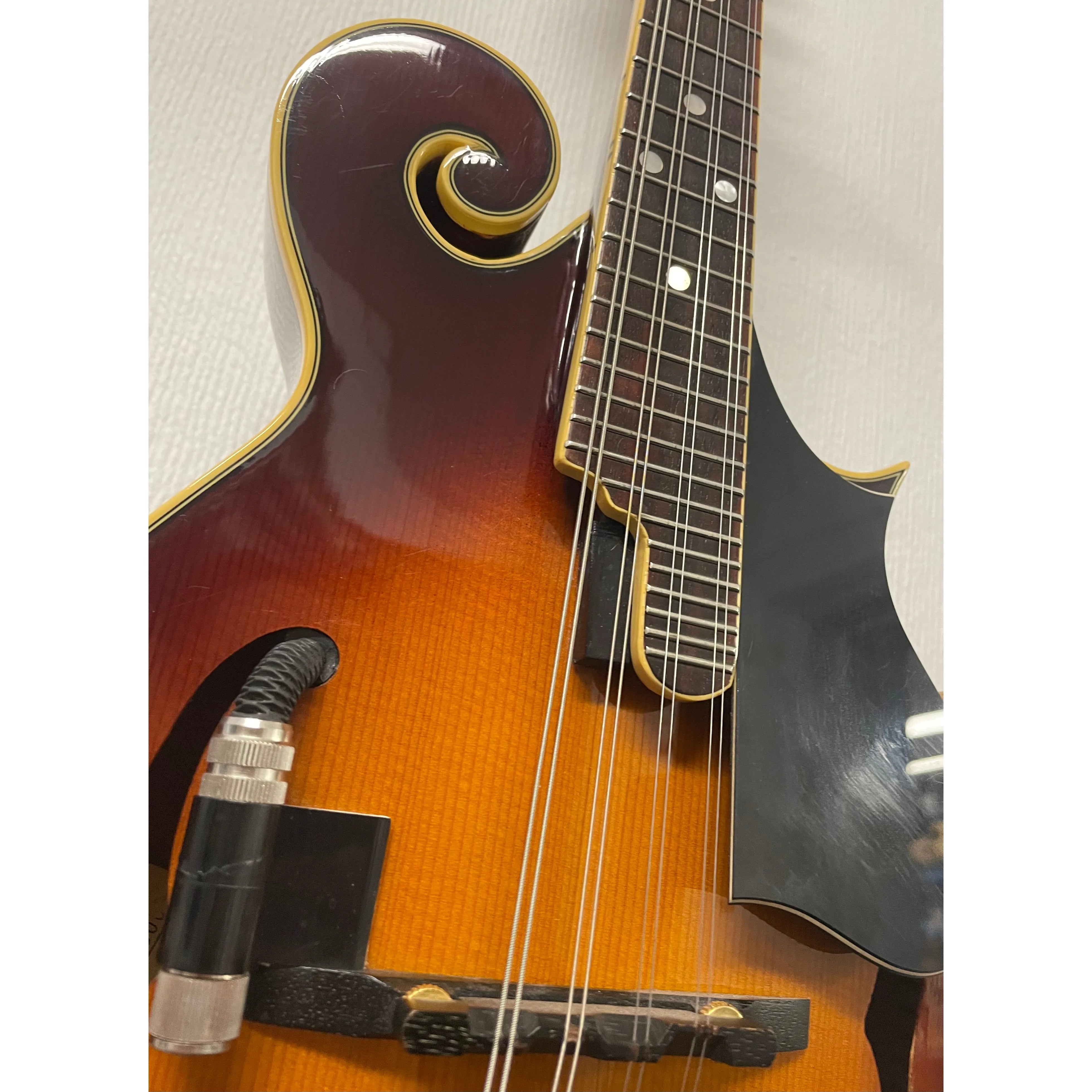 Kentucky Mandolin KM-630F Electro Acoustic in Sunburst with Gigbag Pre-Owned
