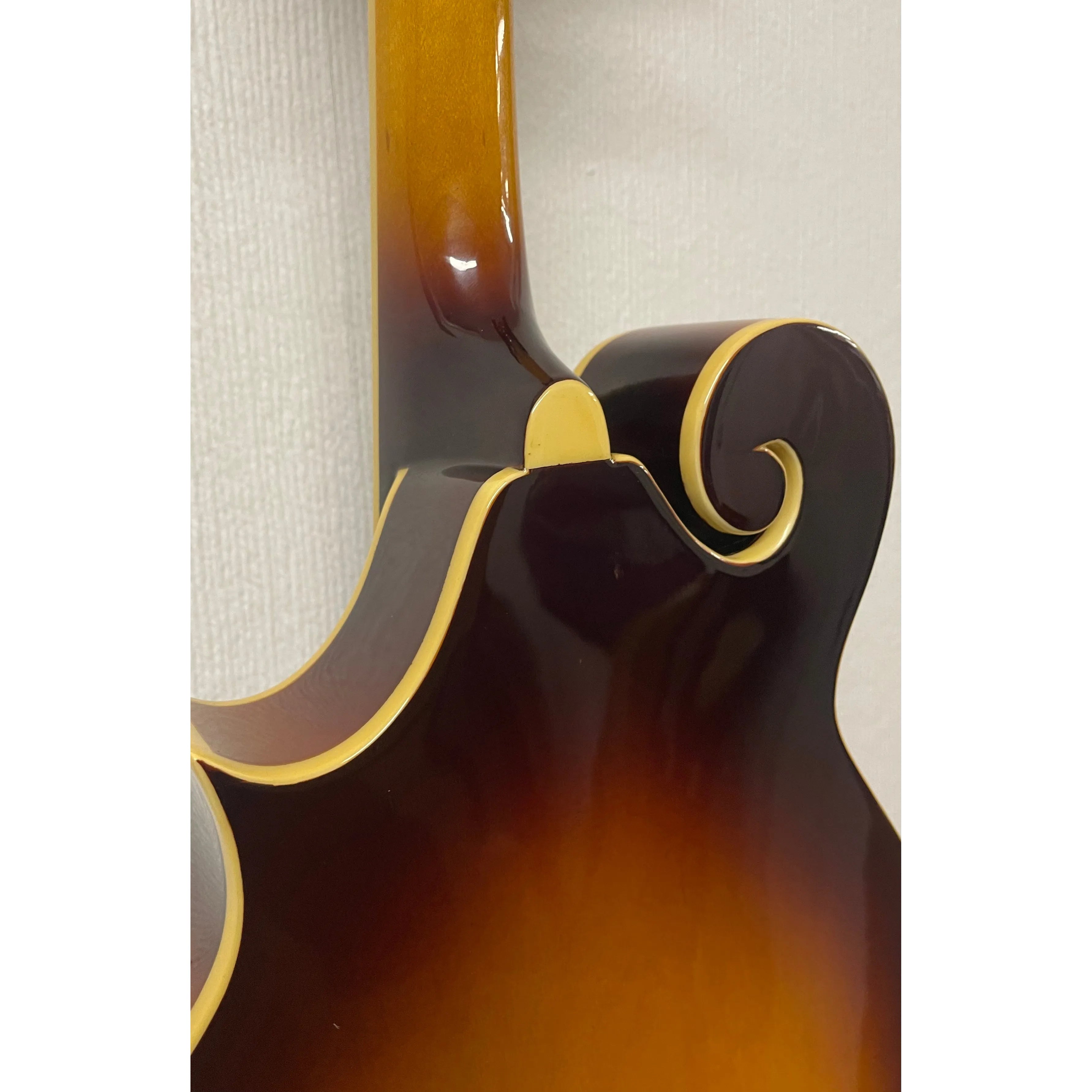 Kentucky Mandolin KM-630F Electro Acoustic in Sunburst with Gigbag Pre-Owned