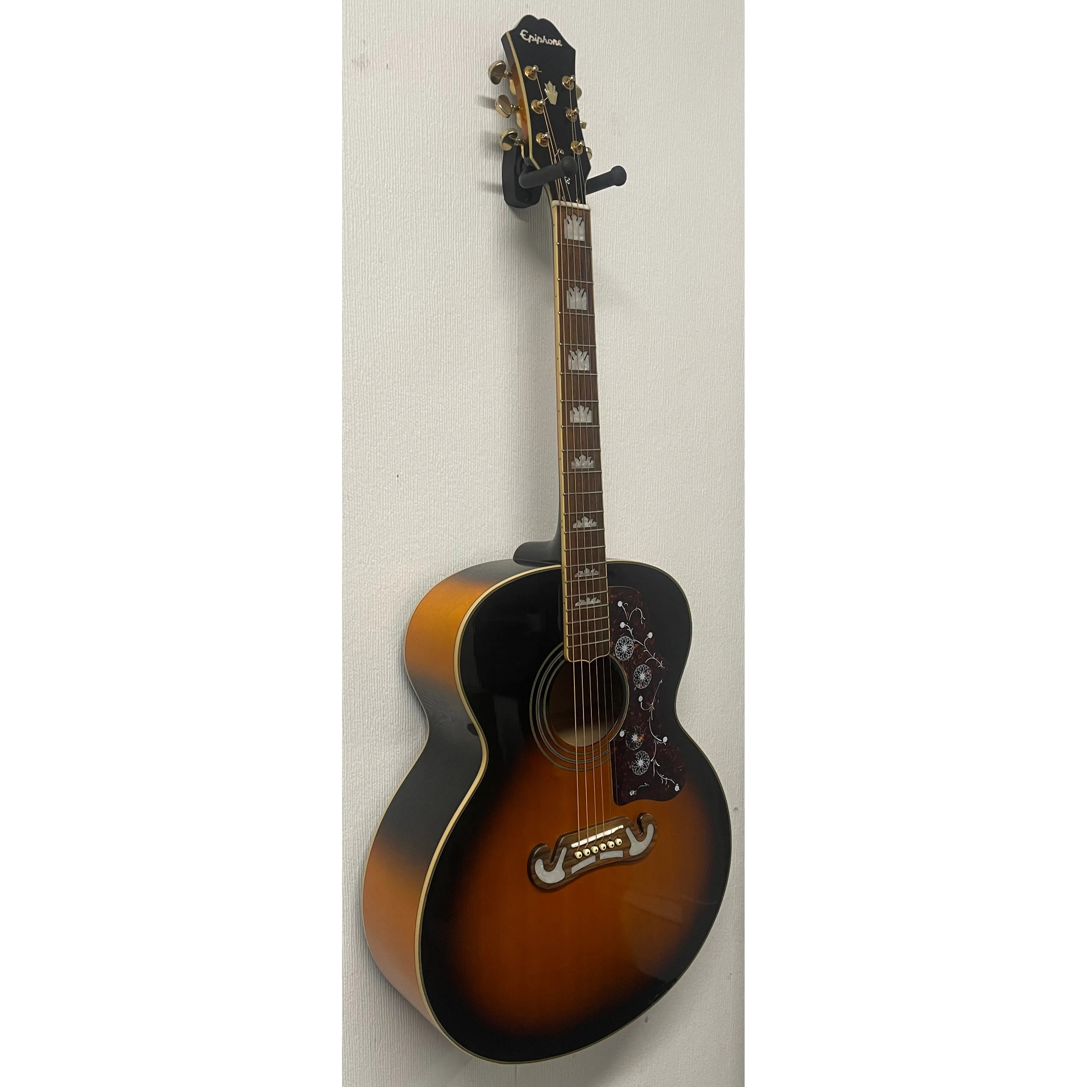 Epiphone EJ-200/VS Acoustic Guitar in Sunburst with Hardcase Pre Epiphone EJ-200/VS Acoustic Guitar in Sunburst with Hardcase Pre