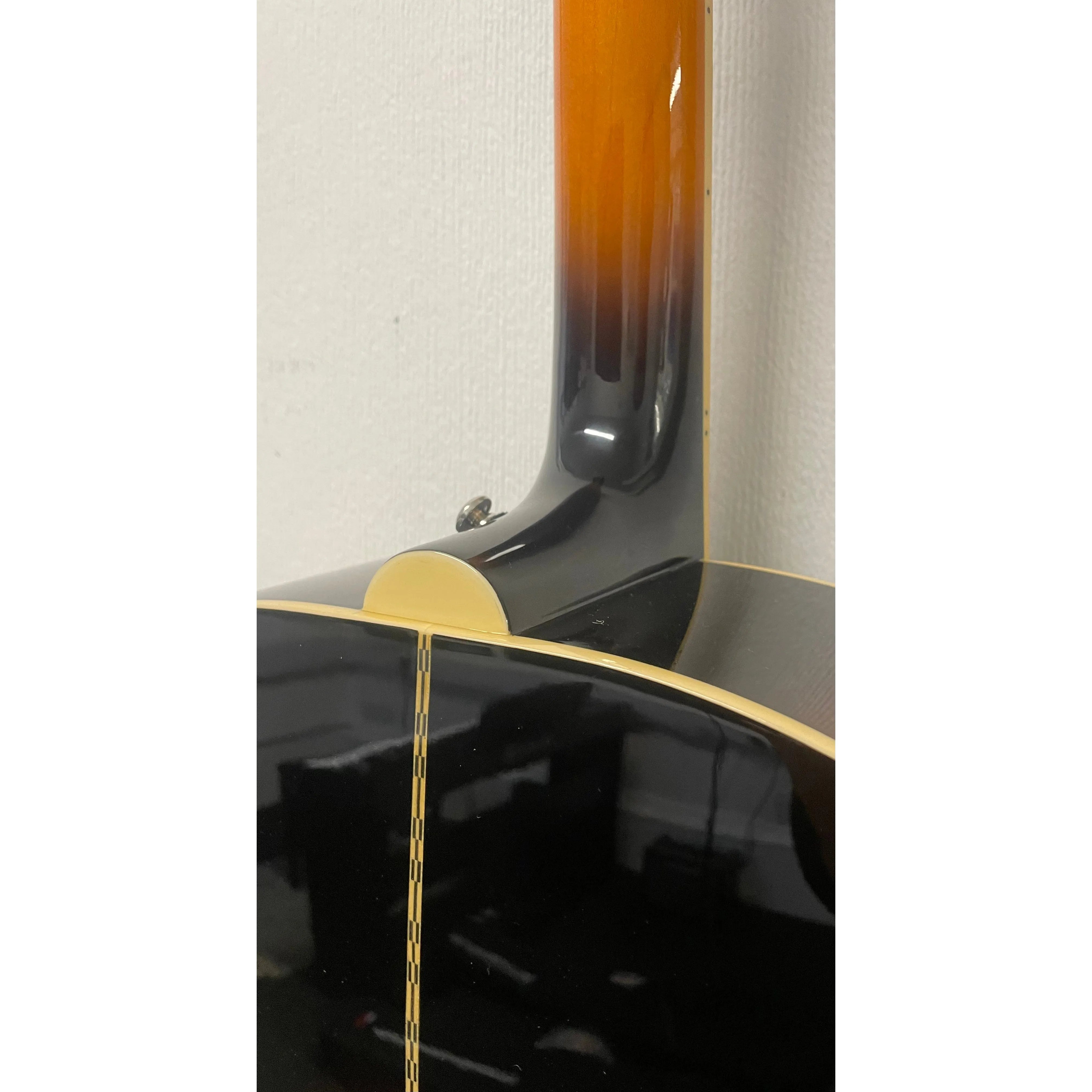 Epiphone EJ-200/VS Acoustic Guitar in Sunburst with Hardcase Pre-Owned