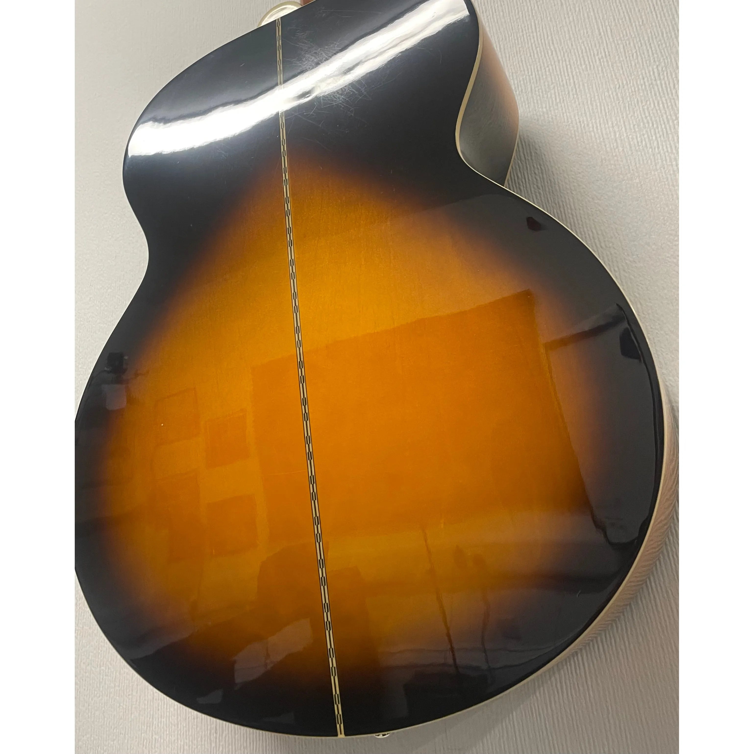 Epiphone EJ-200/VS Acoustic Guitar in Sunburst with Hardcase Pre-Owned