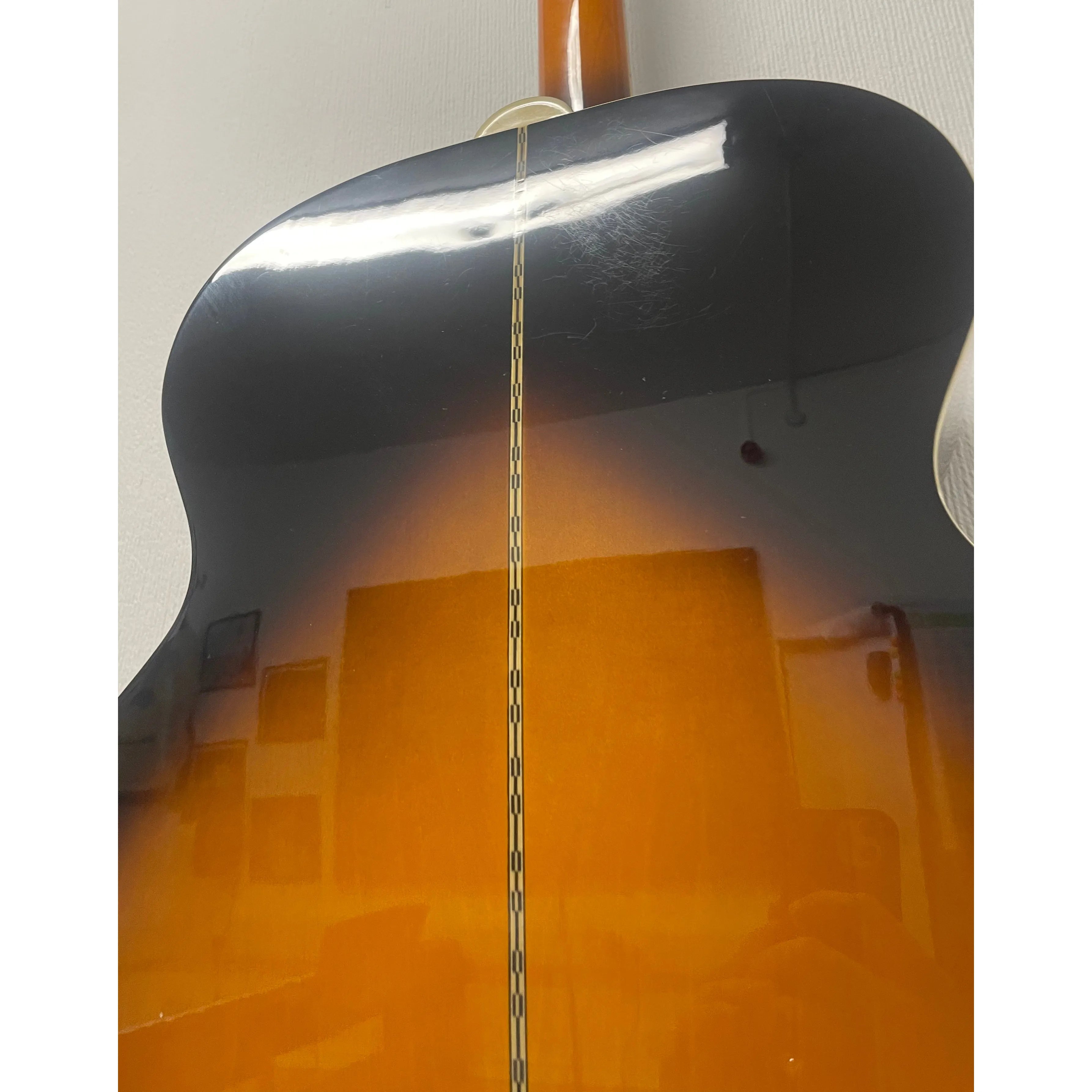 Epiphone EJ-200/VS Acoustic Guitar in Sunburst with Hardcase Pre-Owned