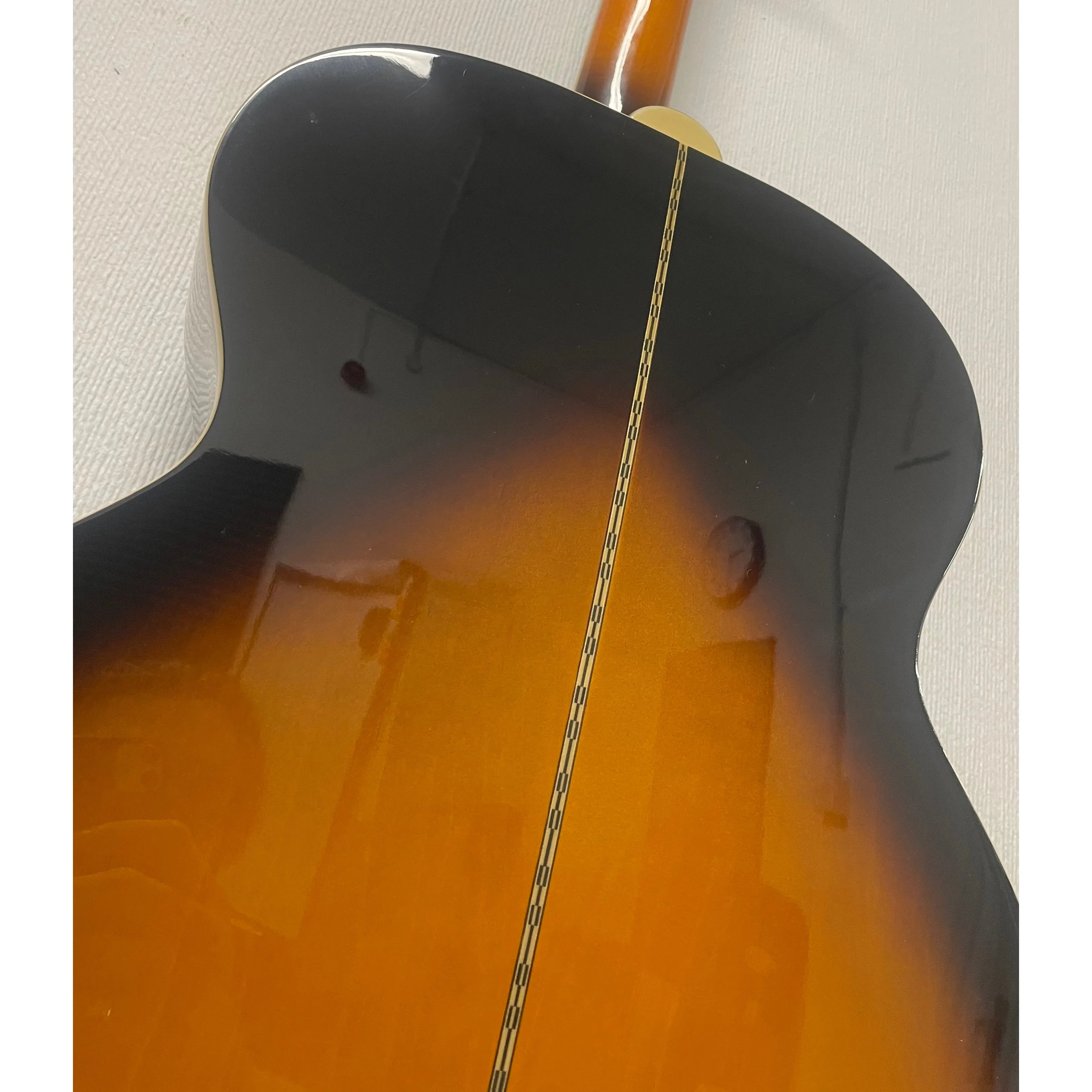 Epiphone EJ-200/VS Acoustic Guitar in Sunburst with Hardcase Pre-Owned