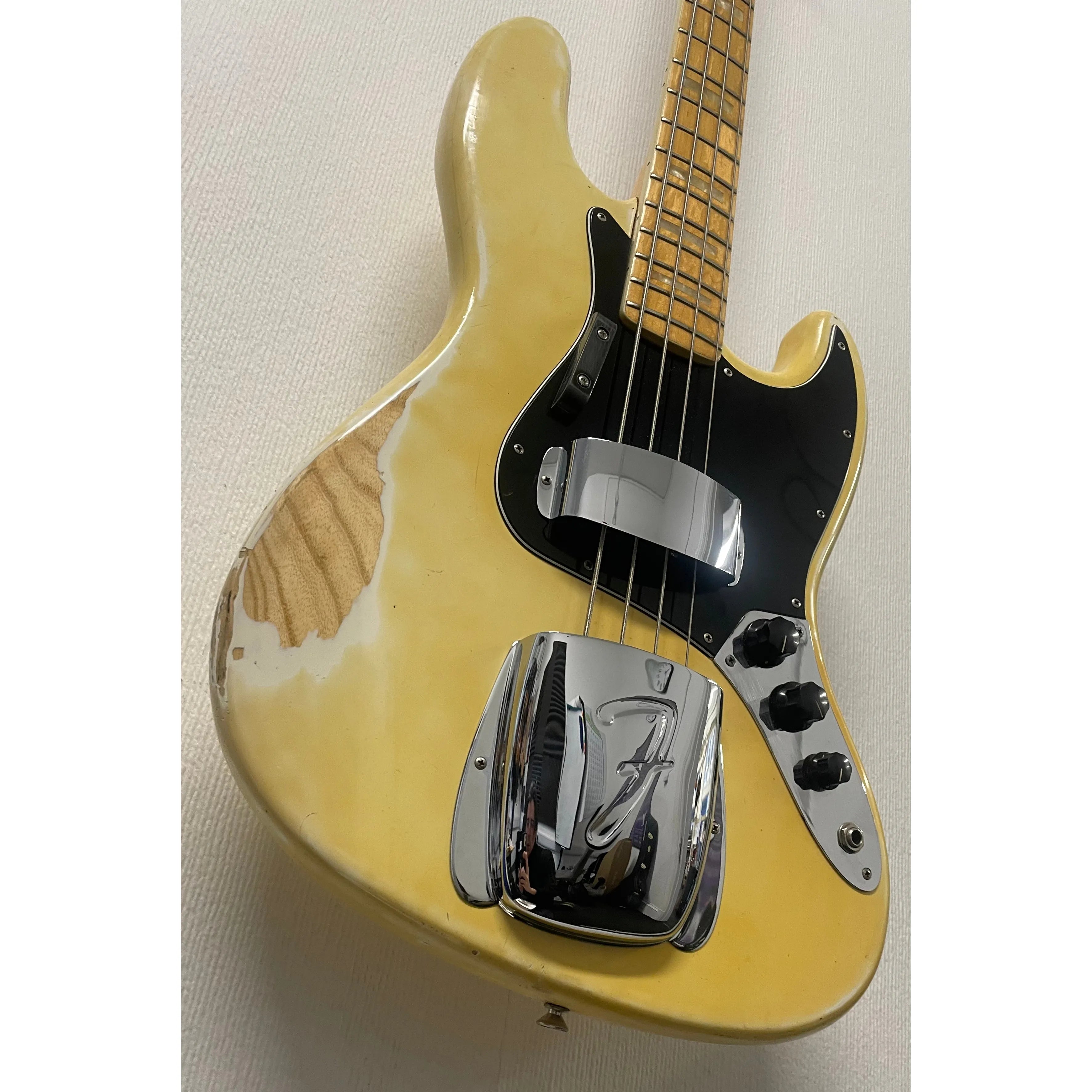 Fender Jazz Bass, 1976, USA in Olympic White Pre-Owned