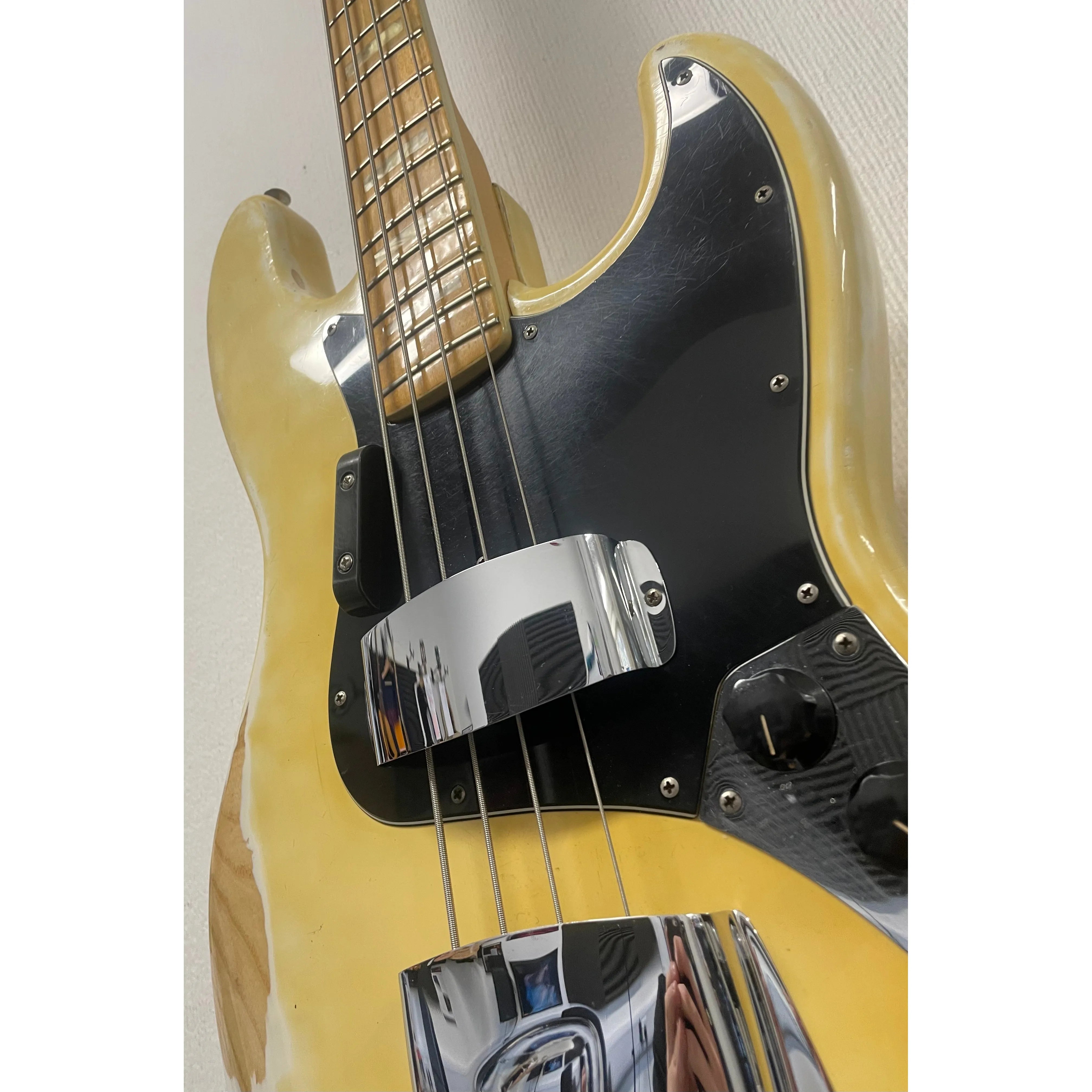 Fender Jazz Bass, 1976, USA in Olympic White Pre-Owned