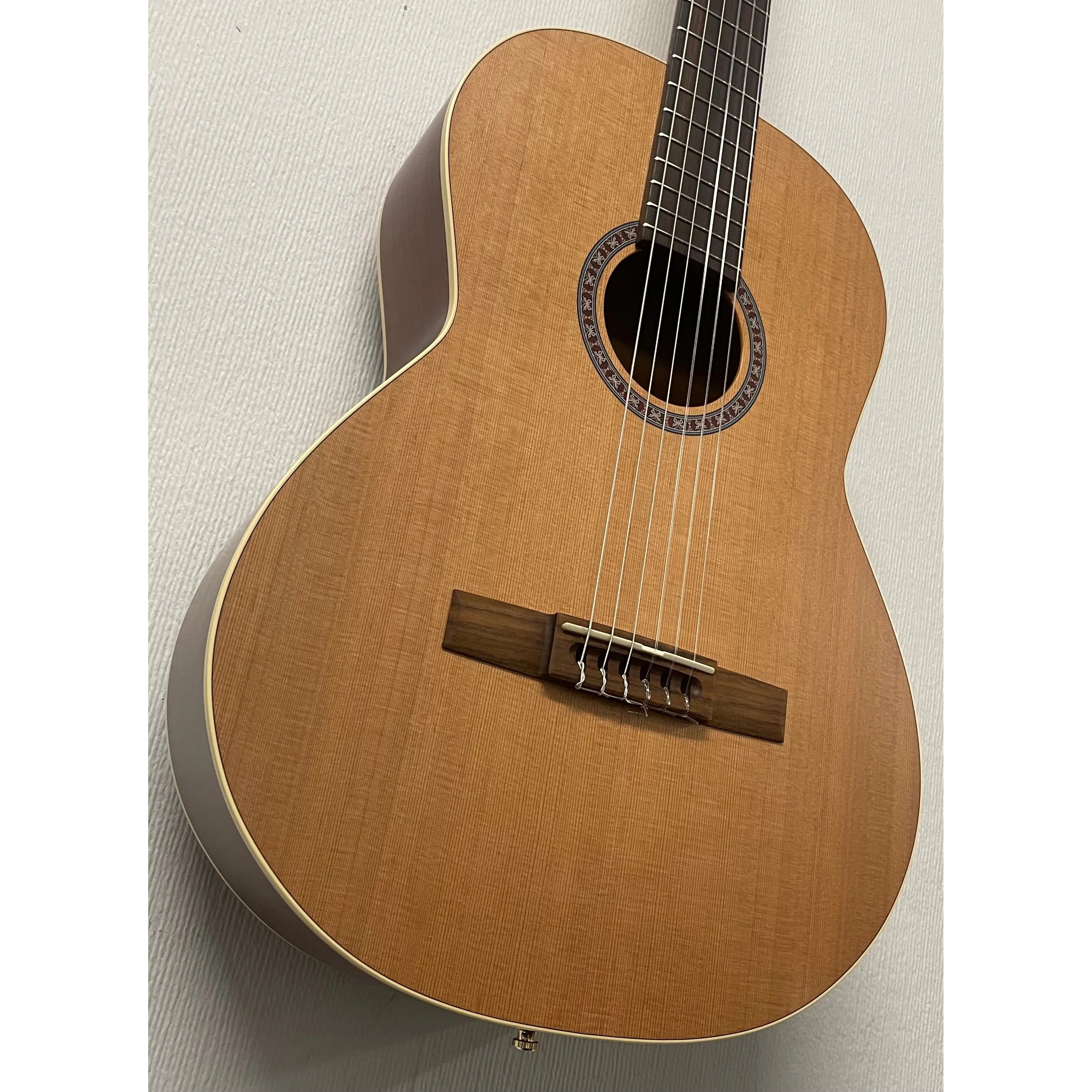 Godin Etude Classical Guitar in Natural with Styrofoam Padded Case Pre-Owned