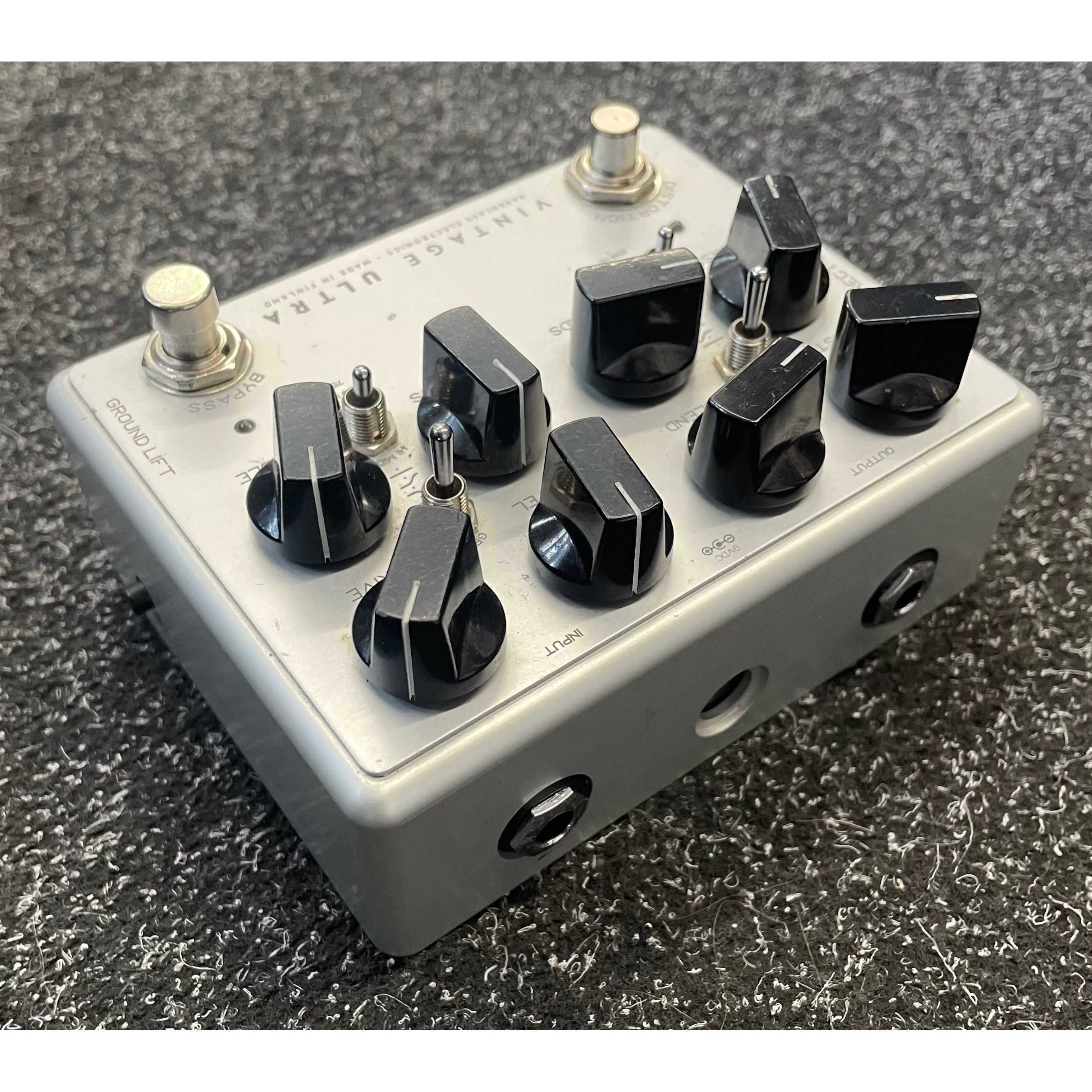 Darkglass Electronics Vintage Ultra Preamp Pedal for Bass Guitar Pre-Owned