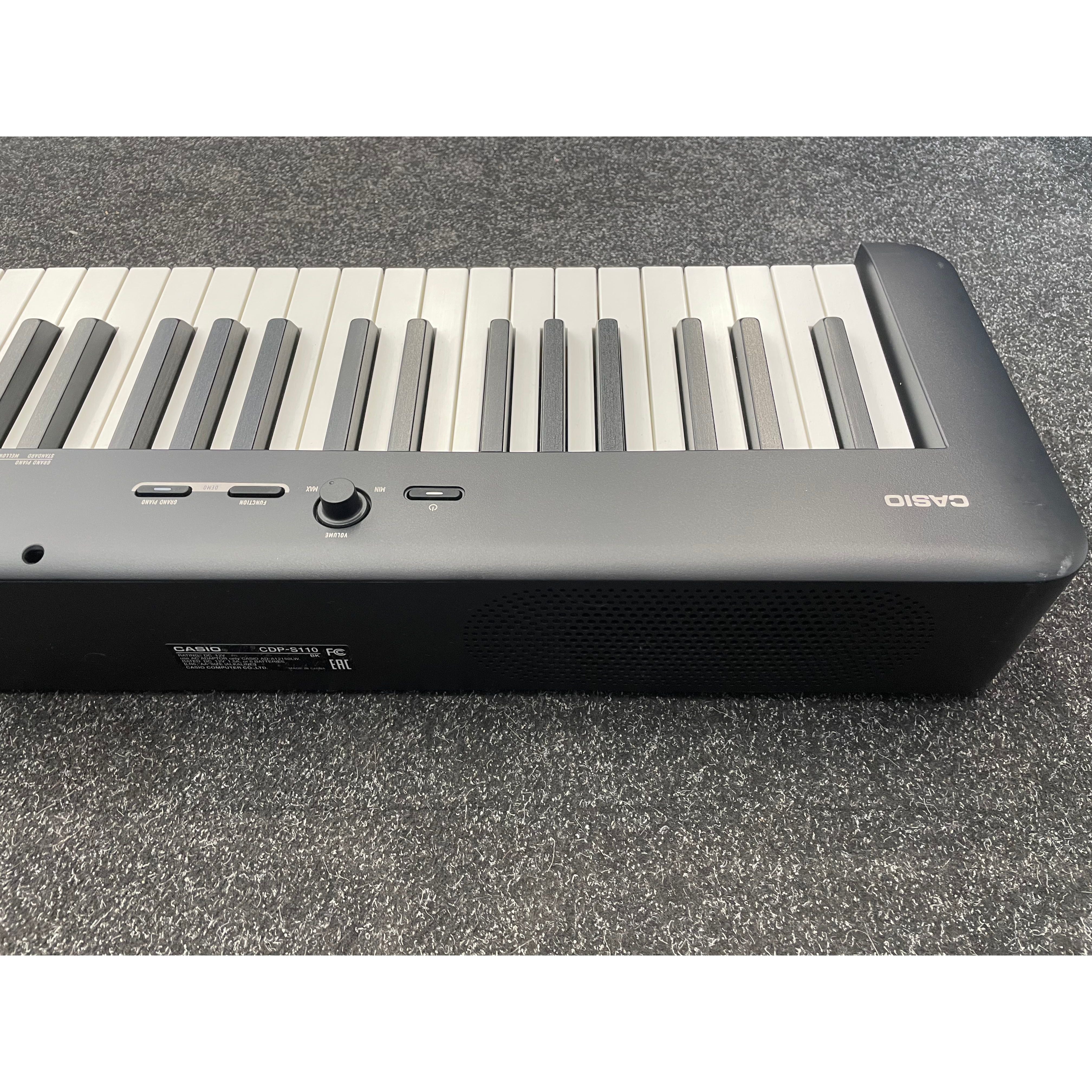 Casio CDP-S110 Keyboard Digital Piano 88 Keys in Black with Gigbag Pre-Owned