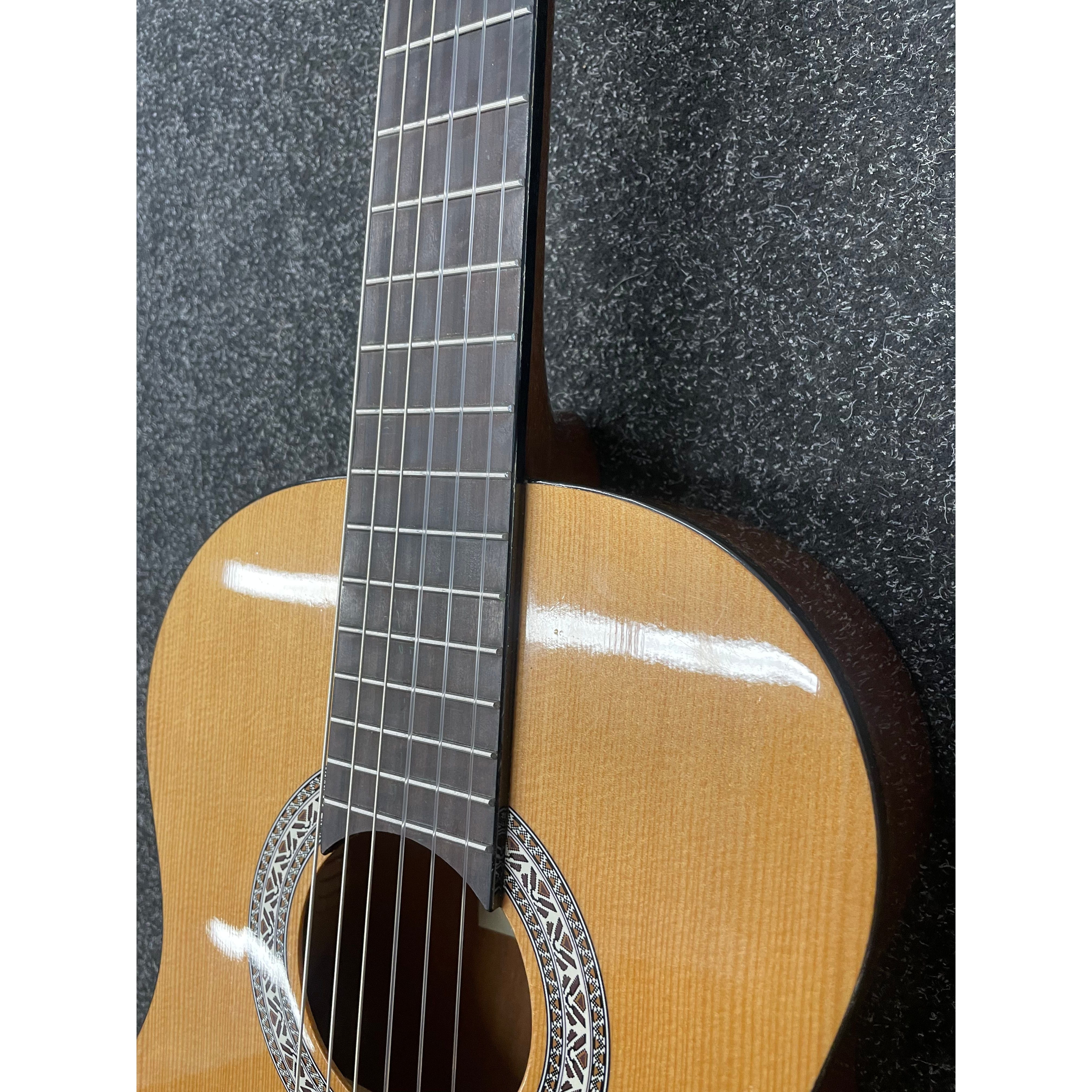 Admira Alba 1/2 Size Classical Guitar For Kids Pre-Owned