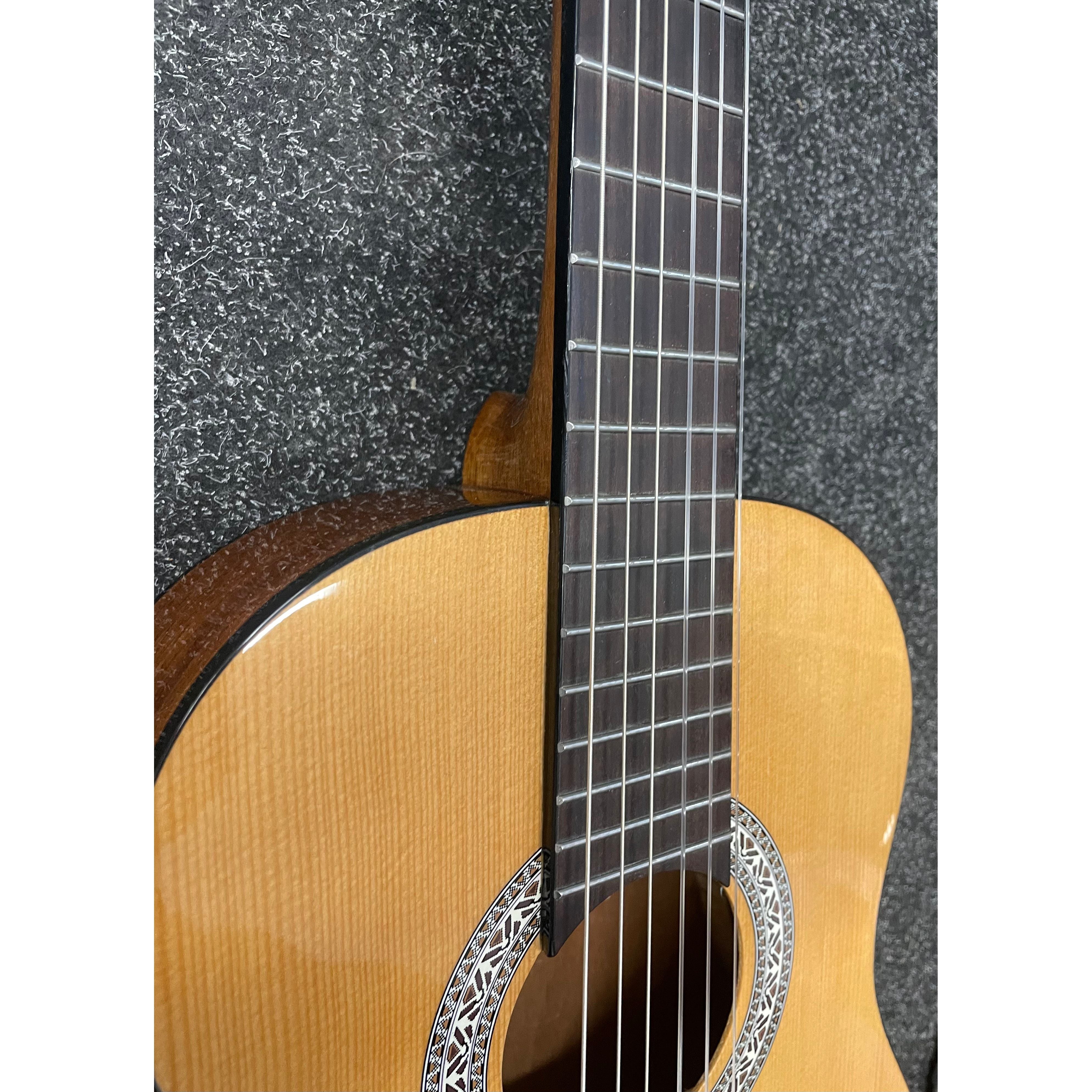 Admira Alba 1/2 Size Classical Guitar For Kids Pre-Owned