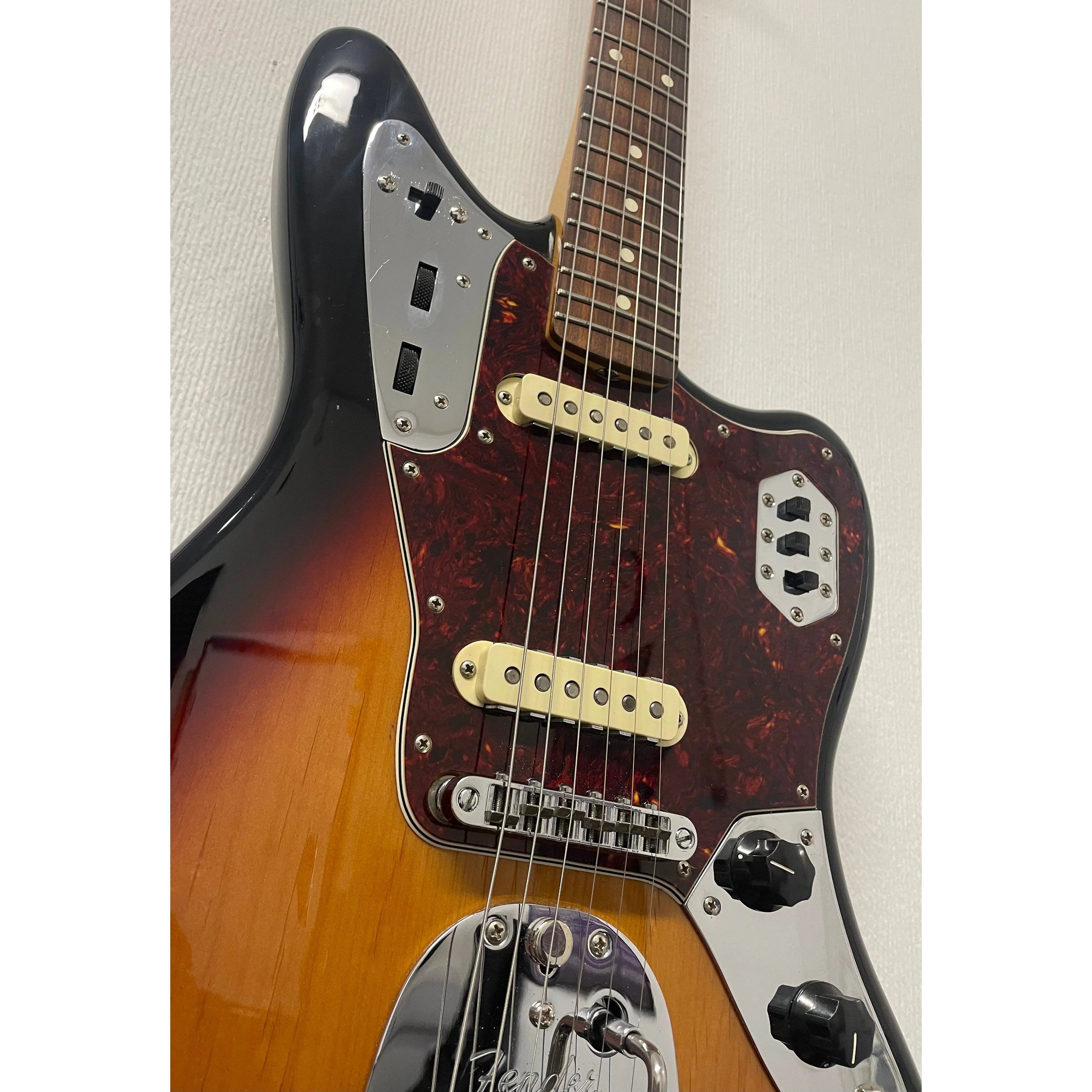 Fender Jaguar Classic Player Special, Mexican, in Sunburst with Gigbag Pre-Owned