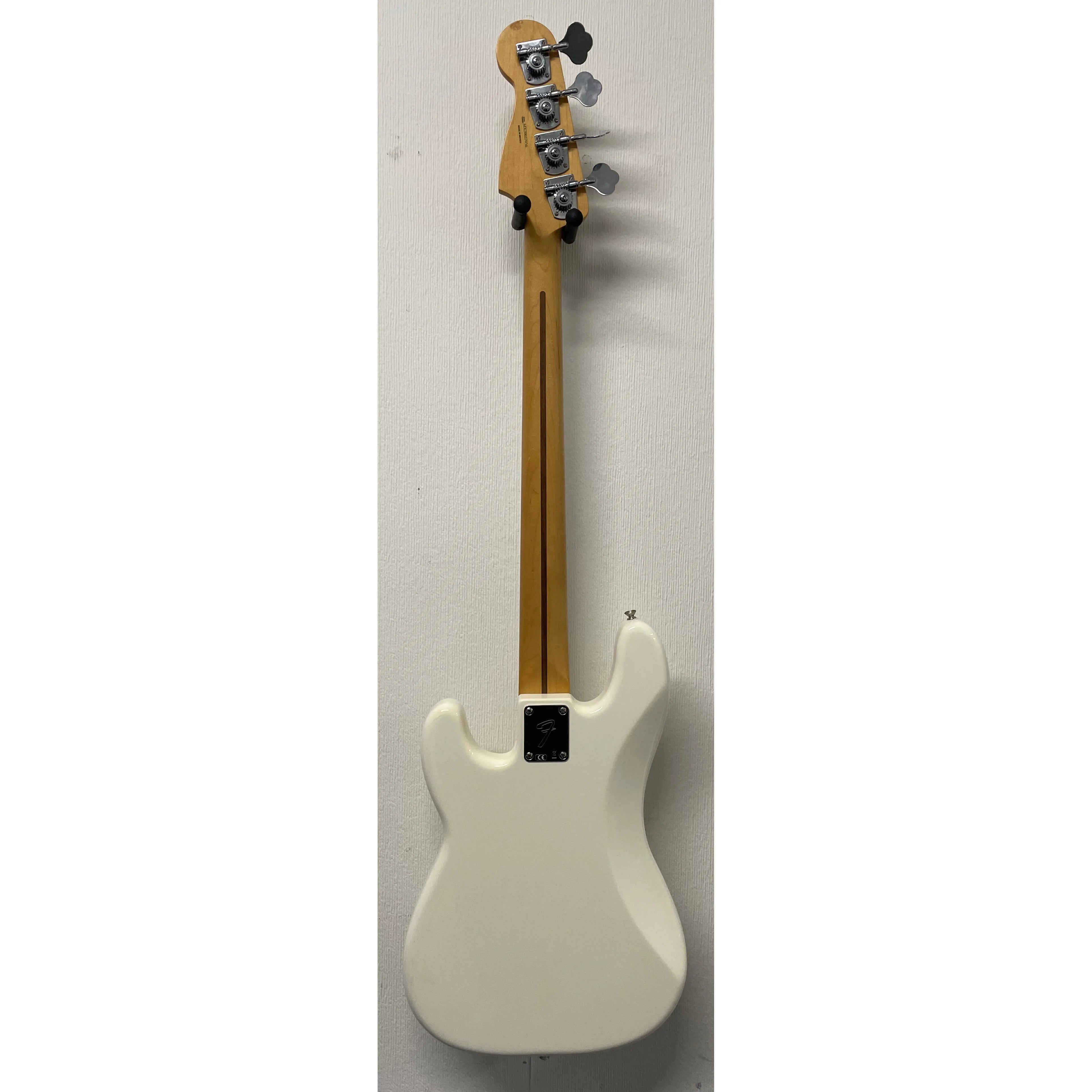 Fender Player Precision Bass in Polar White, Mexican, 2020, with Gigbag Pre-Owned