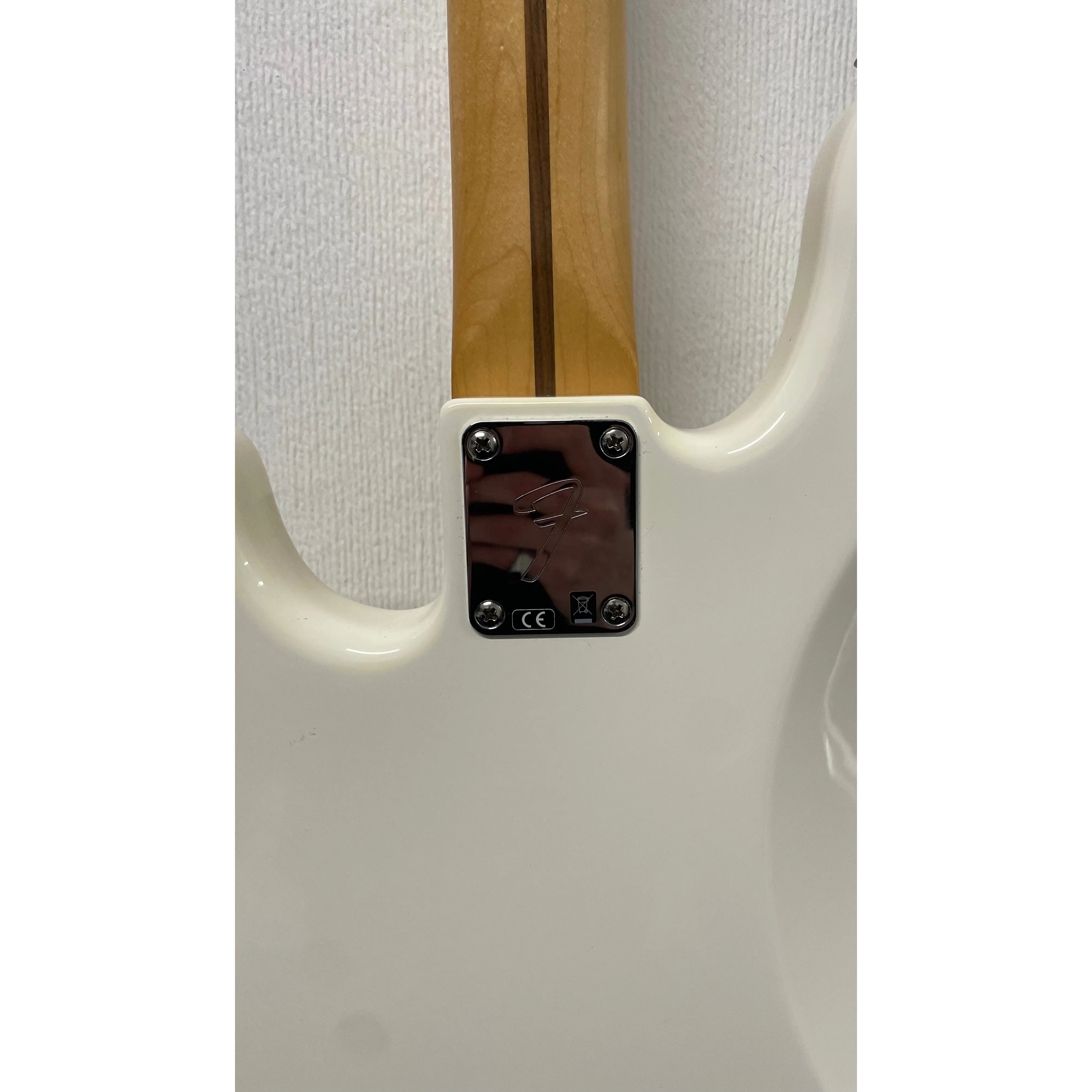 Fender Player Precision Bass in Polar White, Mexican, 2020, with Gigbag Pre-Owned