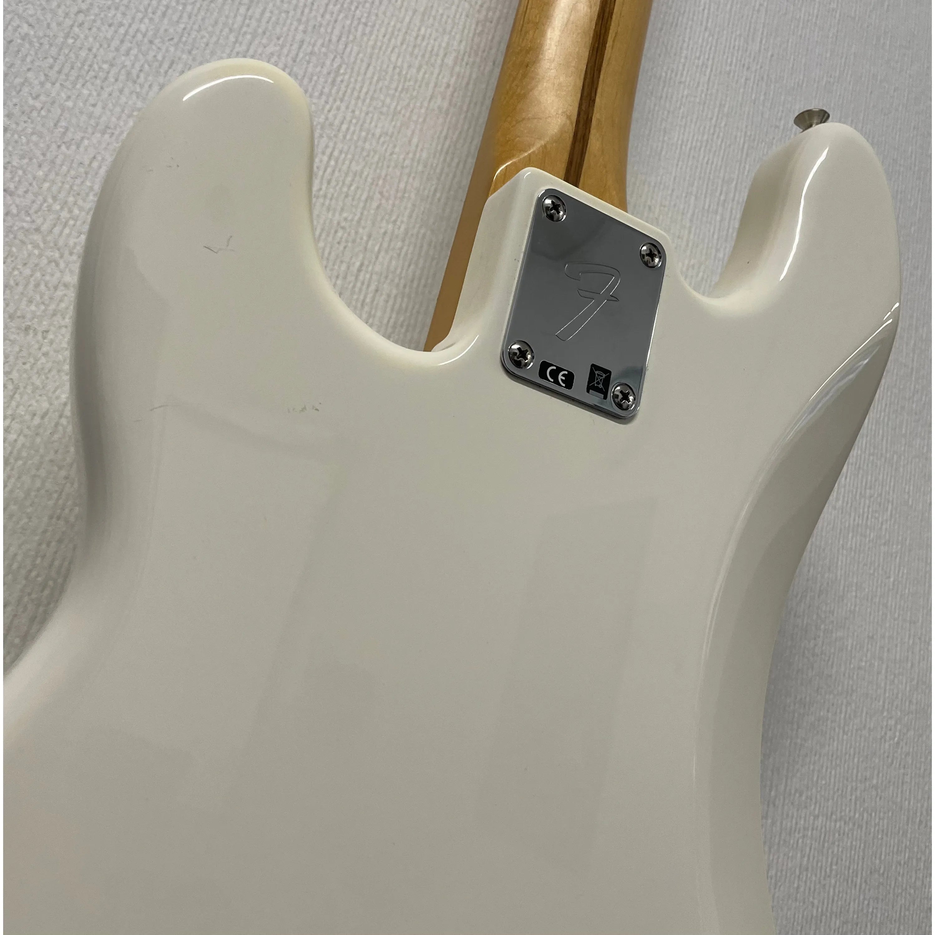 Fender Player Precision Bass in Polar White, Mexican, 2020, with Gigbag Pre-Owned