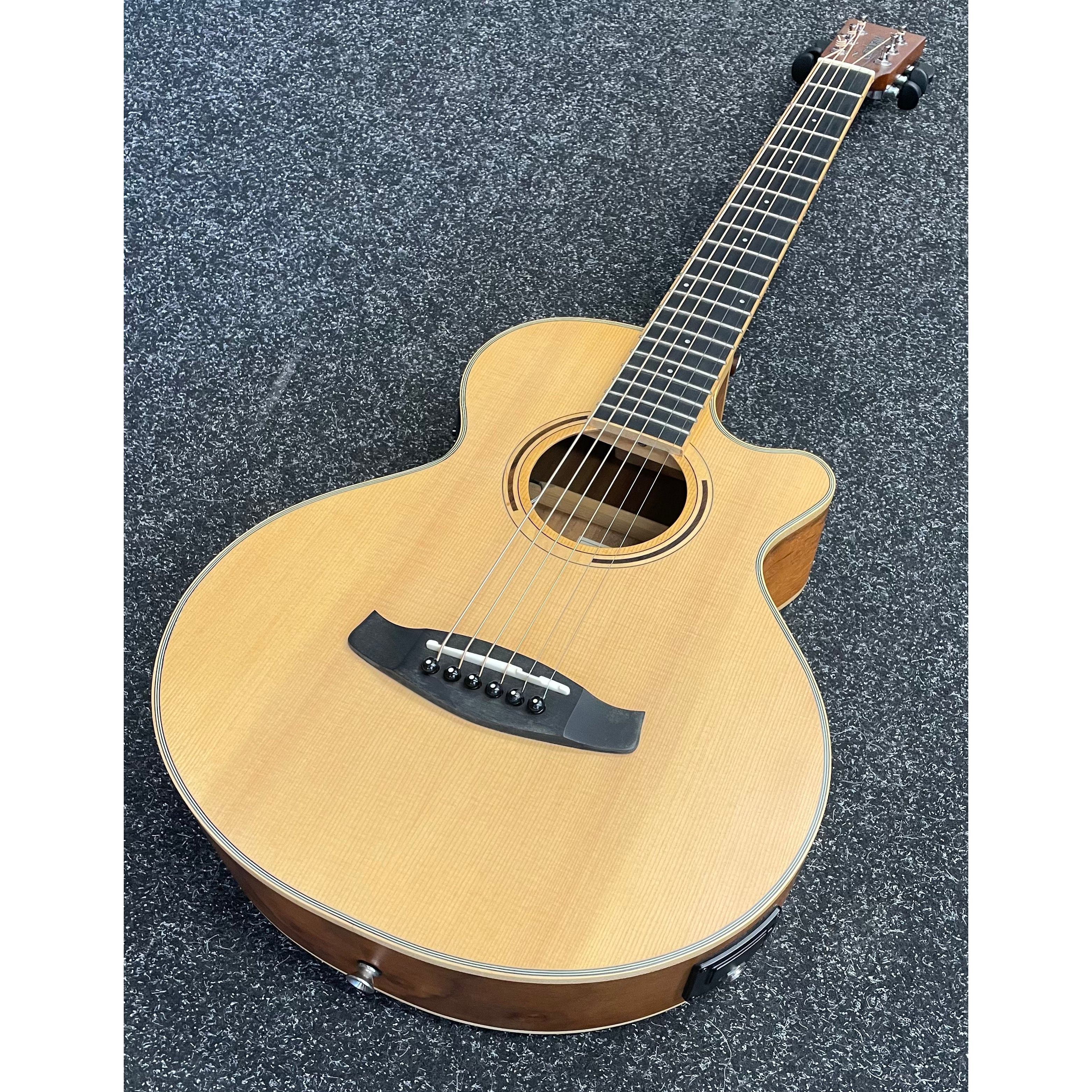 Tanglewood Discovery DBT-TCE-BW Travel Sized Electro Acoustic Guitar in Black Walnut and Spruce with Gigbag Pre-Owned
