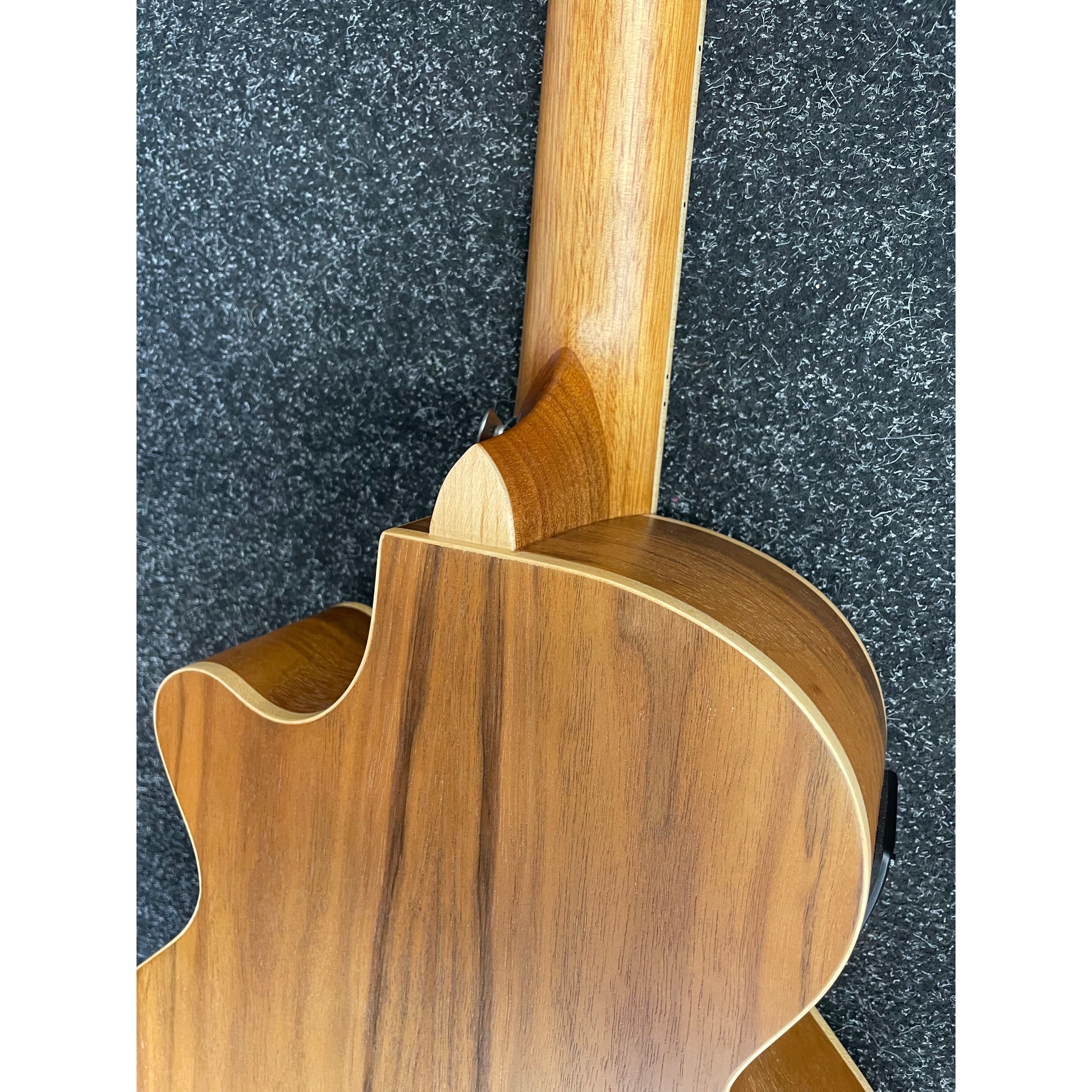 Tanglewood Discovery DBT-TCE-BW Travel Sized Electro Acoustic Guitar in Black Walnut and Spruce with Gigbag Pre-Owned