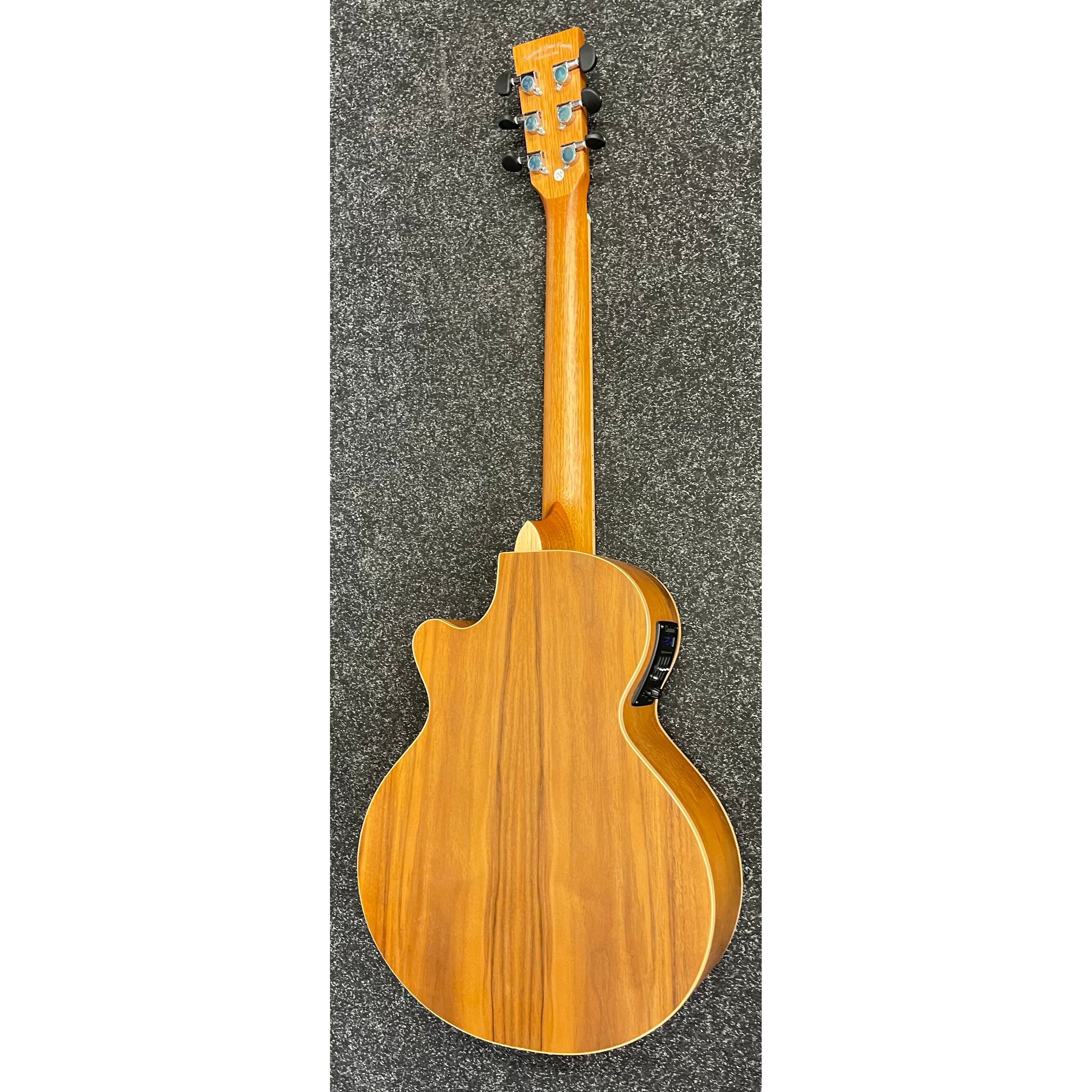 Tanglewood Discovery DBT-TCE-BW Travel Sized Electro Acoustic Guitar in Black Walnut and Spruce with Gigbag Pre-Owned