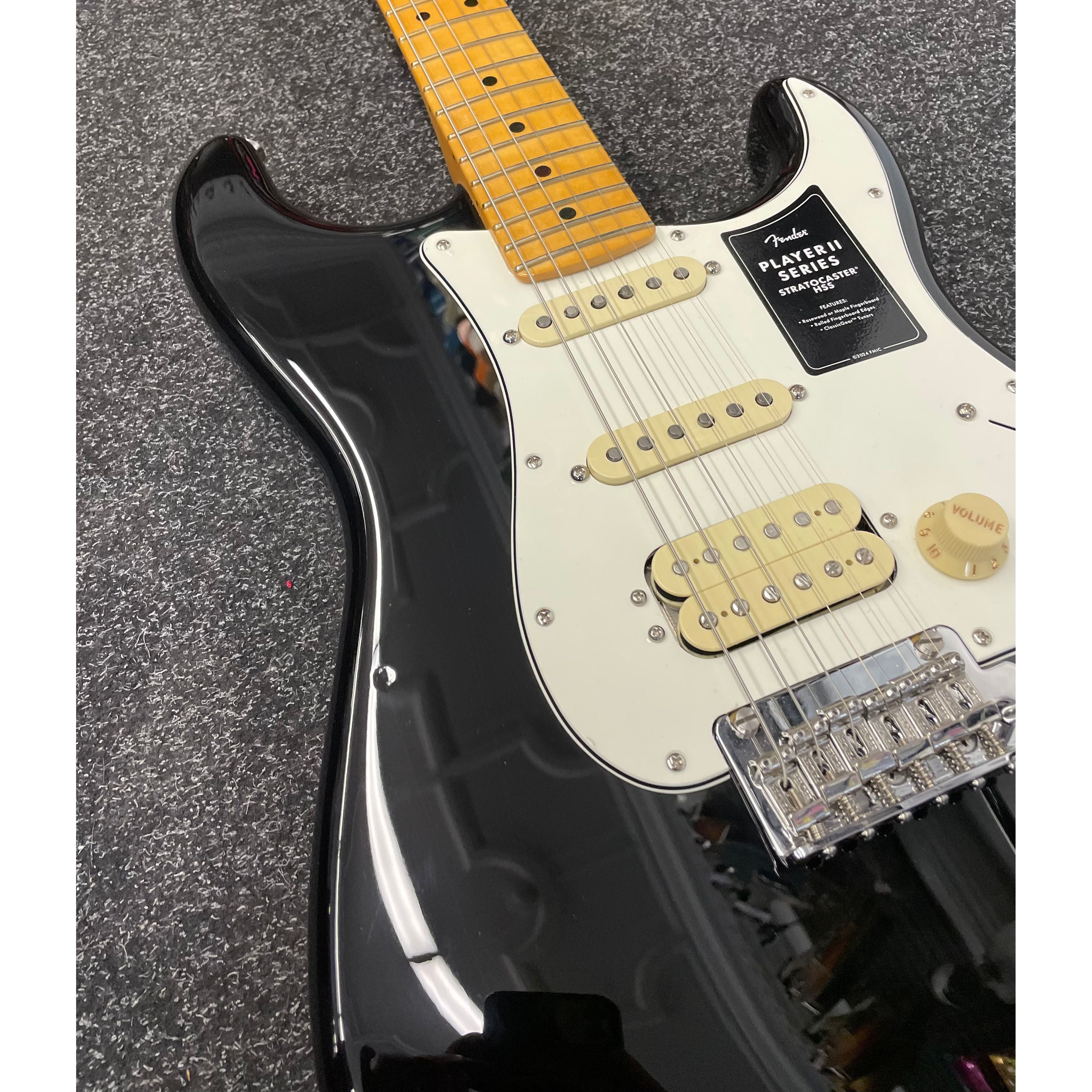 Fender Player II Stratocaster HSS Made in Mexico MIM 2025 in Gloss Black Pre-Owned