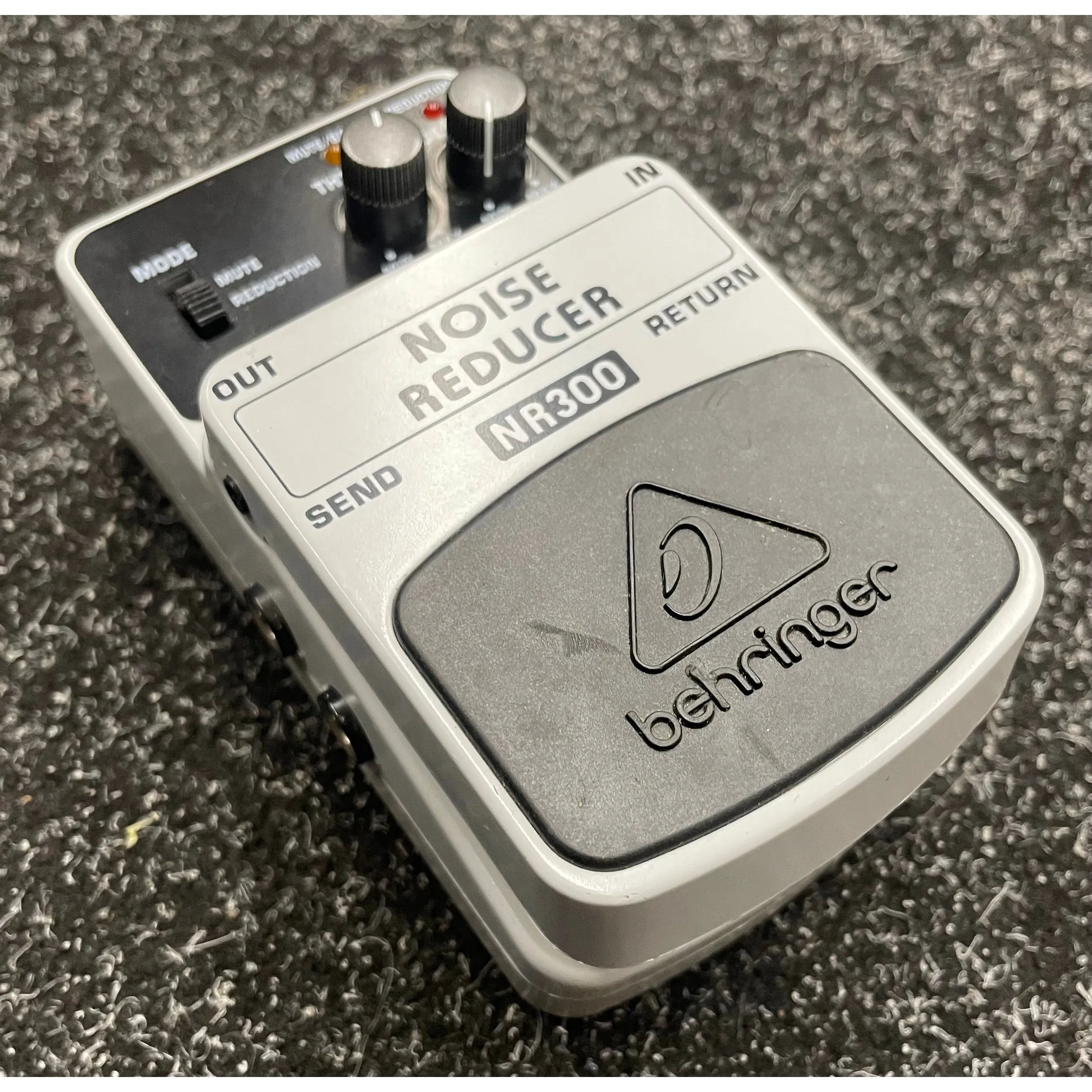 Behringer NR300 Noise Reducer Guitar Effects Pedal Pre-Owned