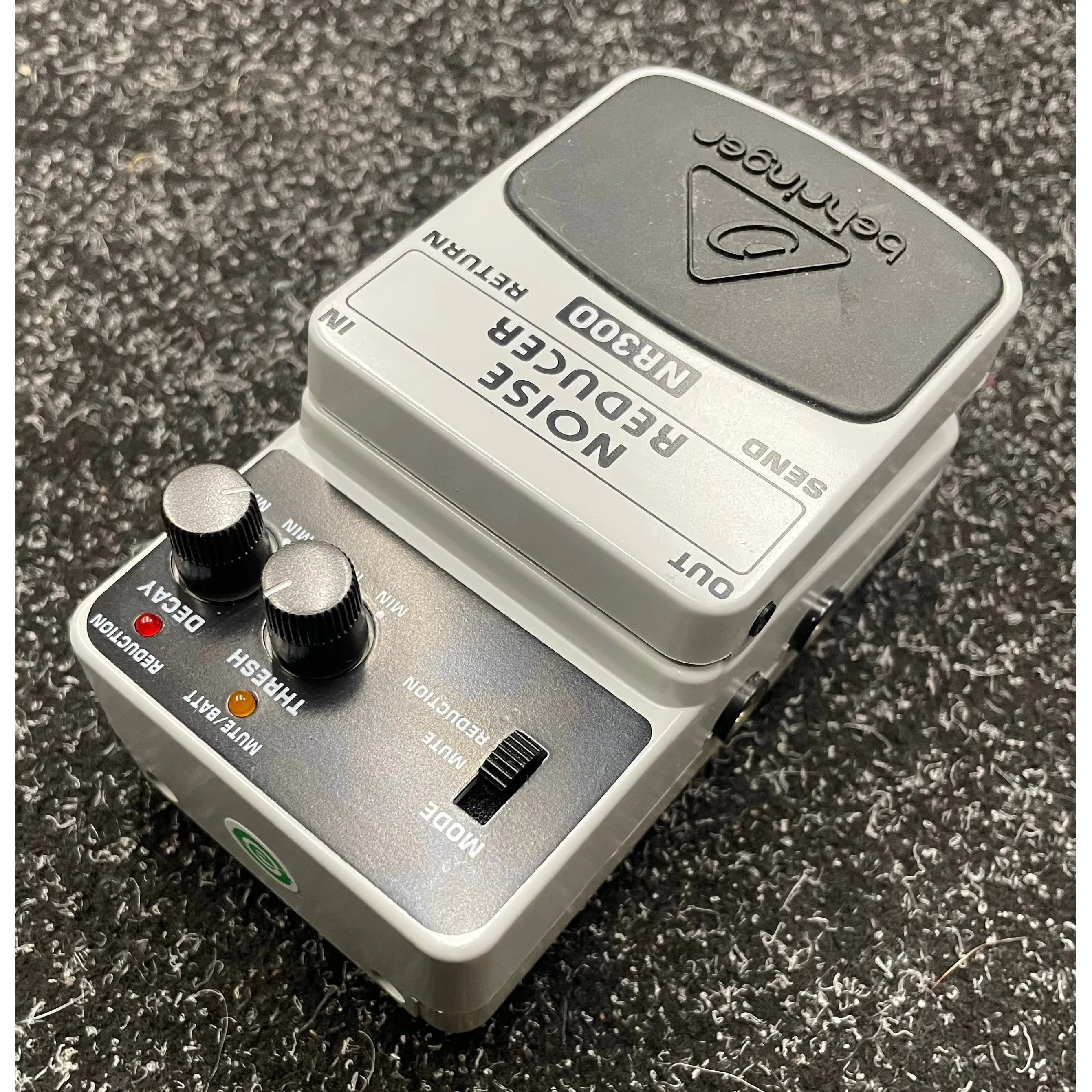Behringer NR300 Noise Reducer Guitar Effects Pedal Pre-Owned