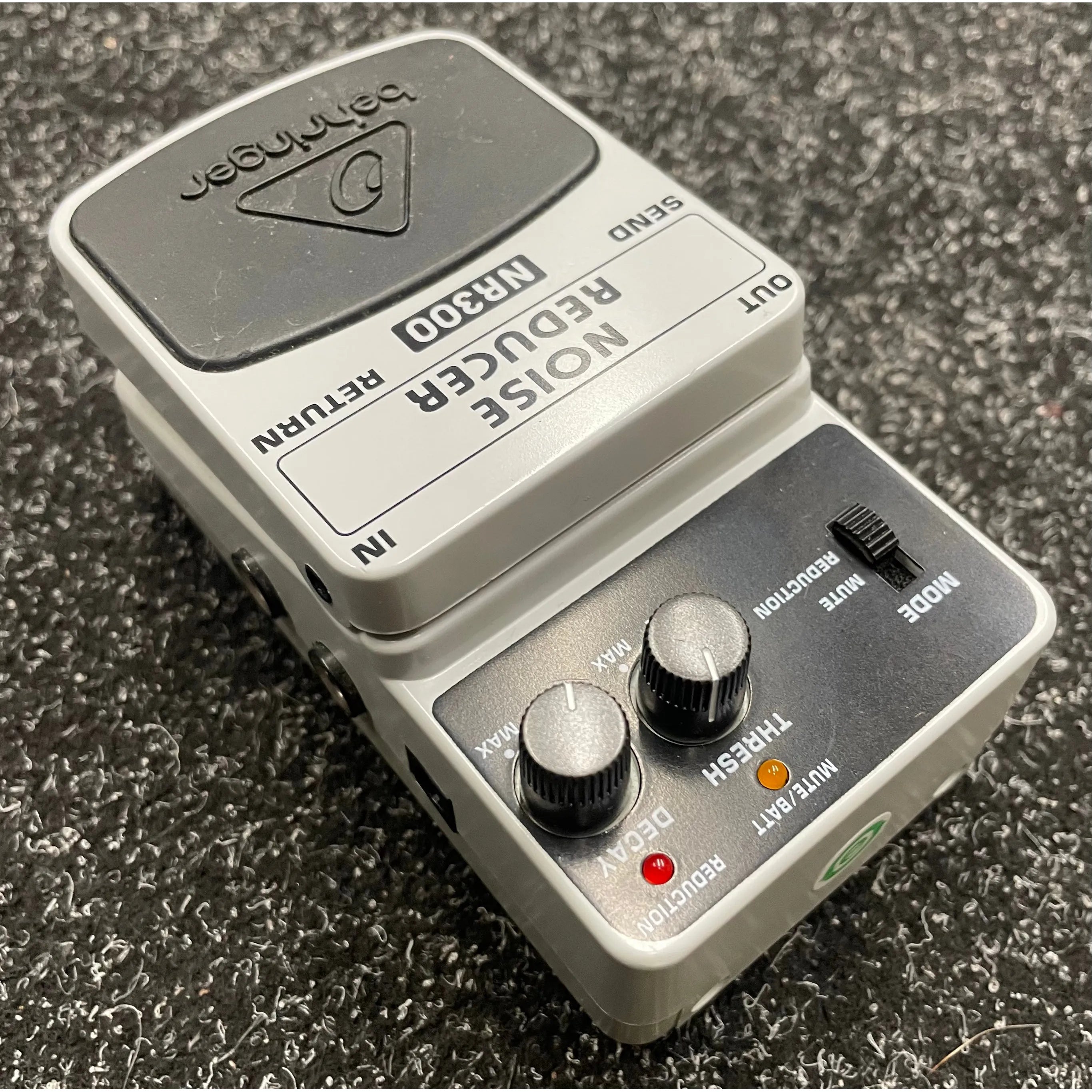 Behringer NR300 Noise Reducer Guitar Effects Pedal Pre-Owned