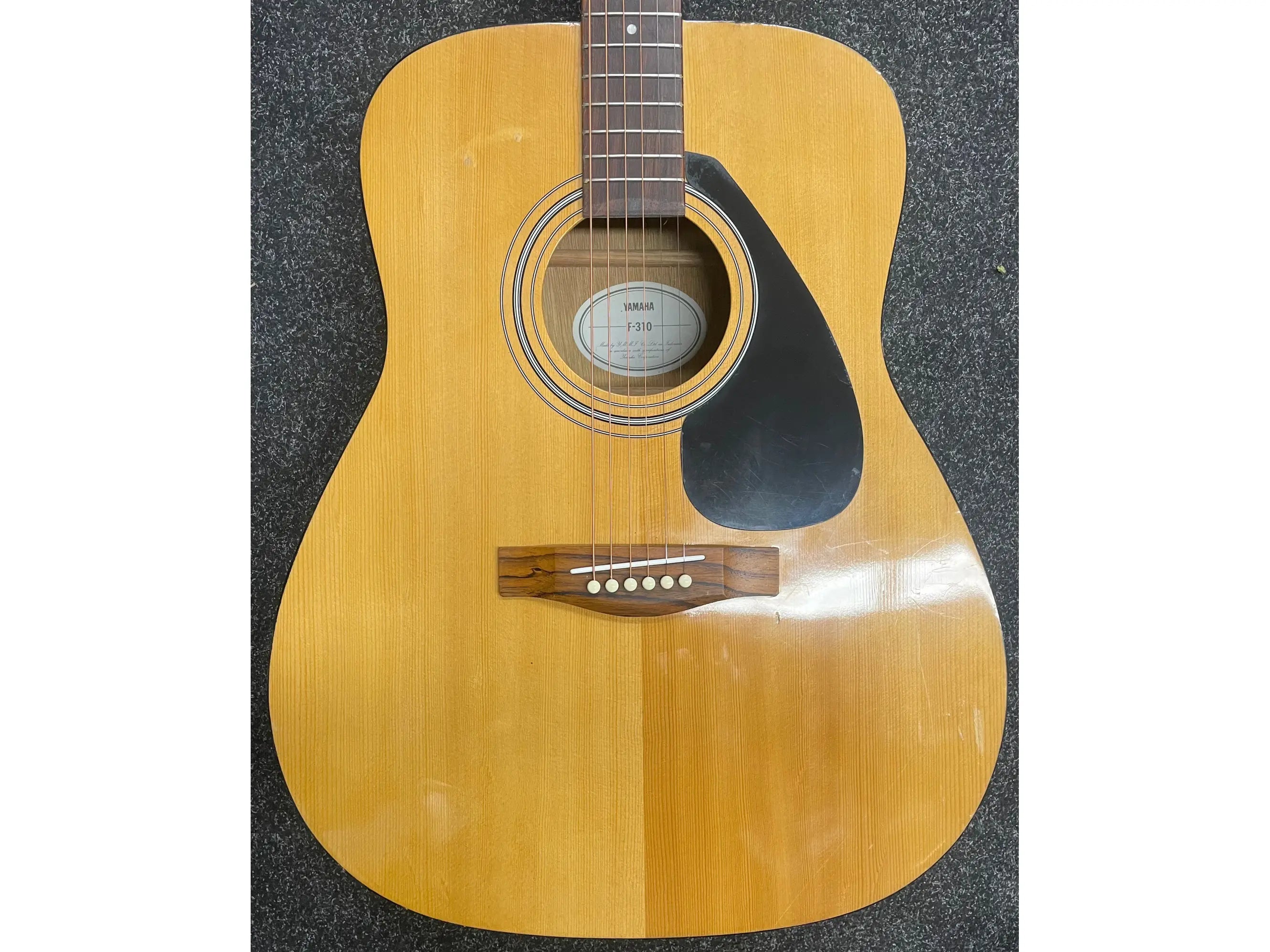 Yamaha F310 Acoustic Guitar Traditional Western in Natural Pre-Owned