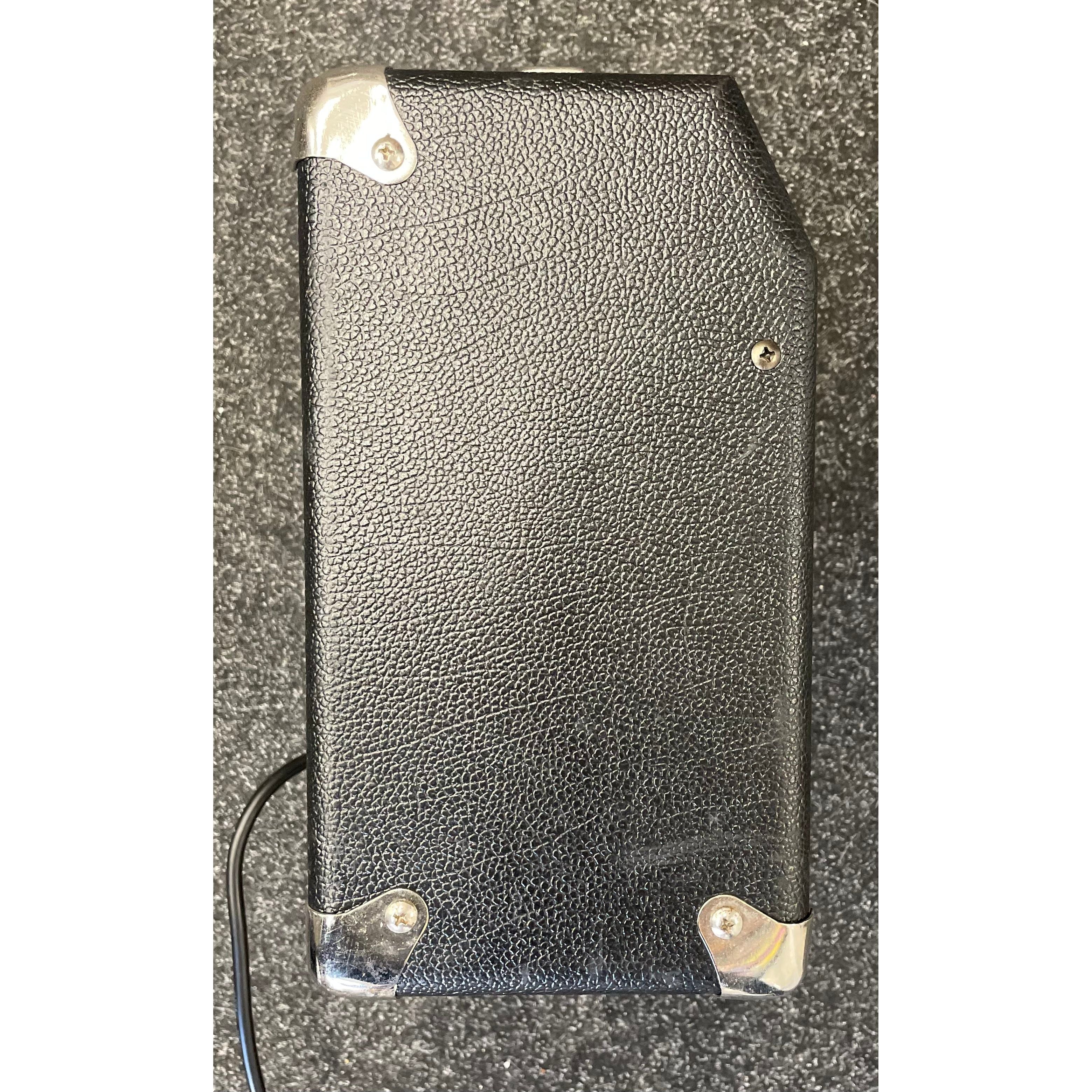 Squier by Fender SP10 Amplifier for Electric Guitar Pre-Owned