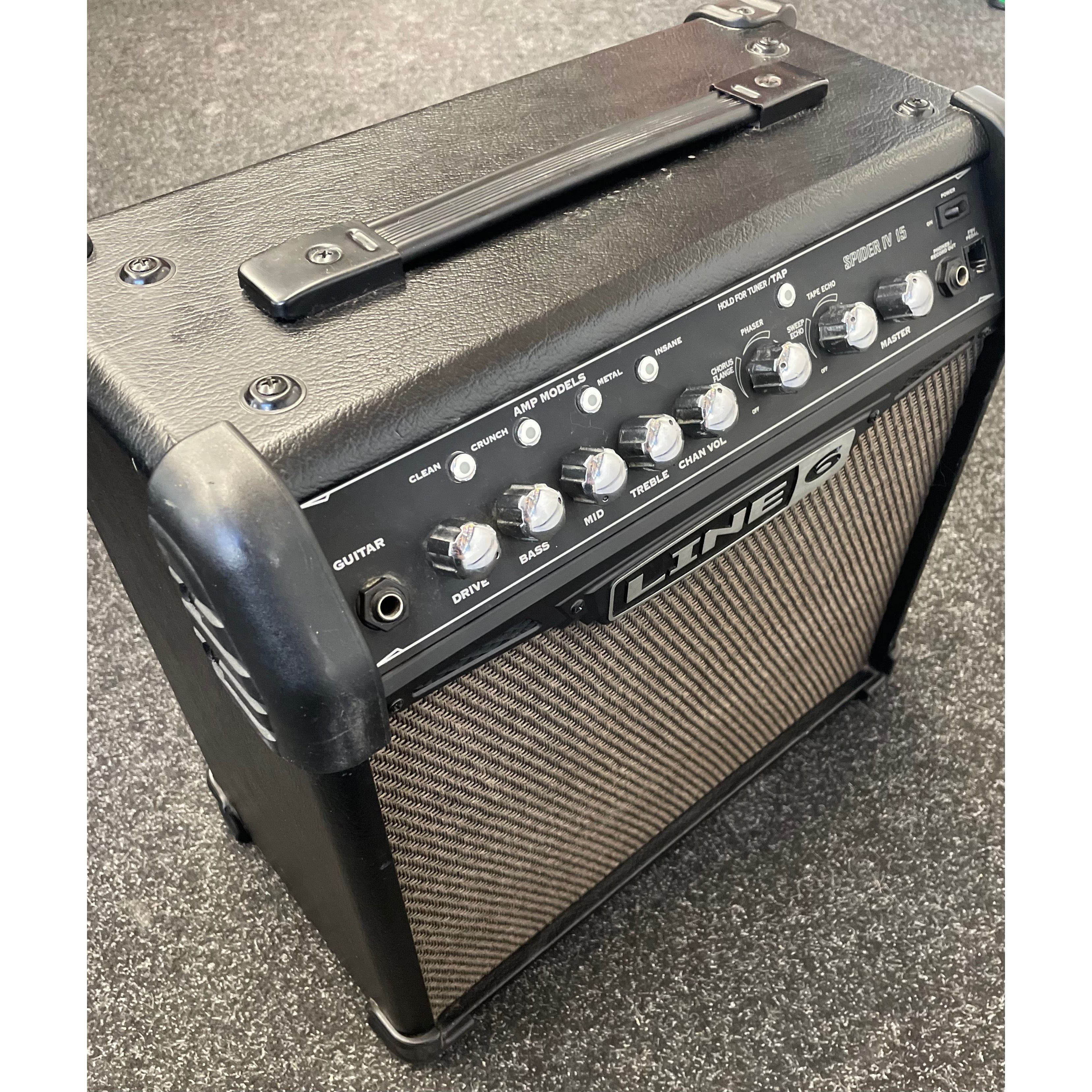 Line 6 Spider IV 15 Digital Modelling Amplifier for Electric Guitar Pre-Owned