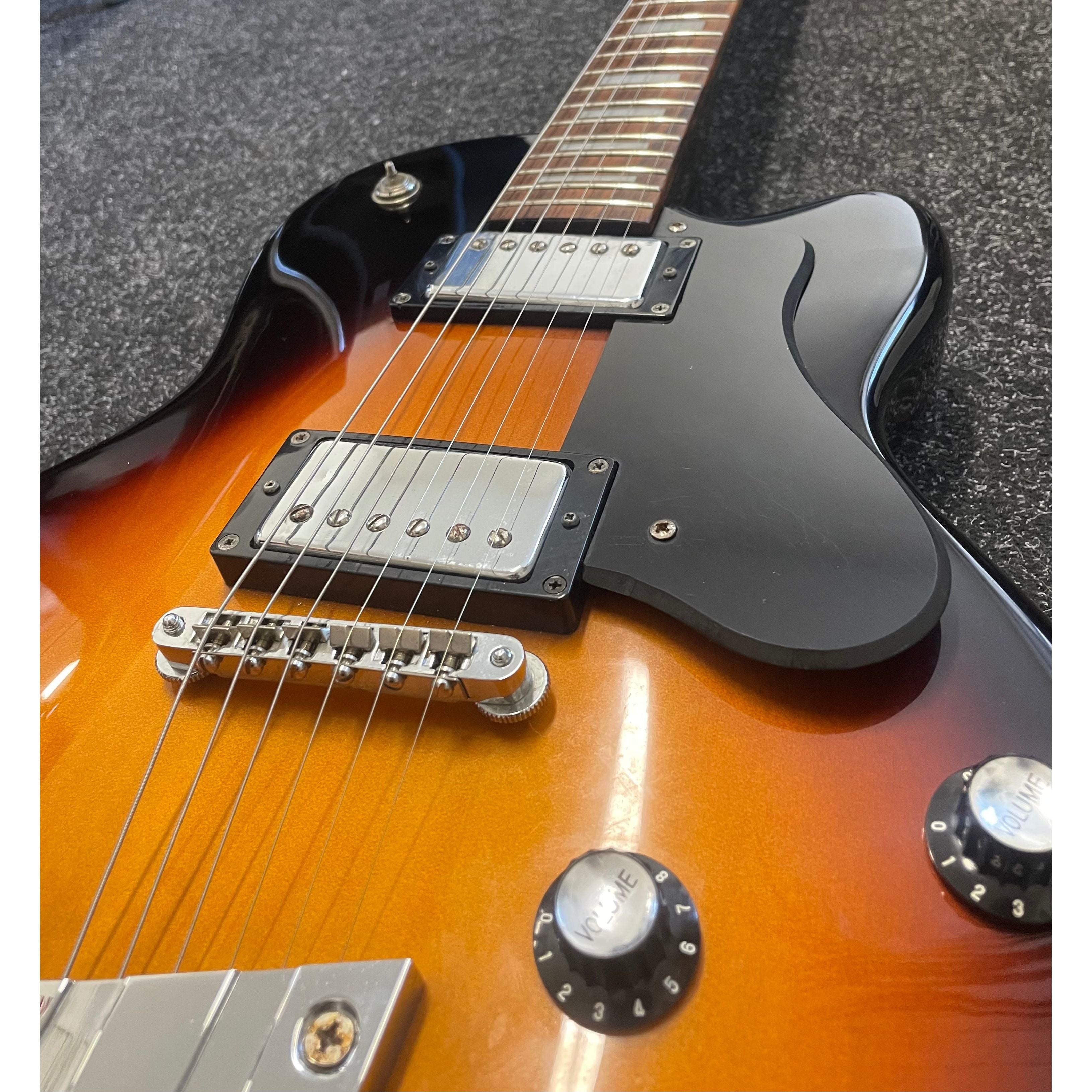 De Armond M-65C LP Style Electric Guitar in Tobacco Burst Pre-Owned