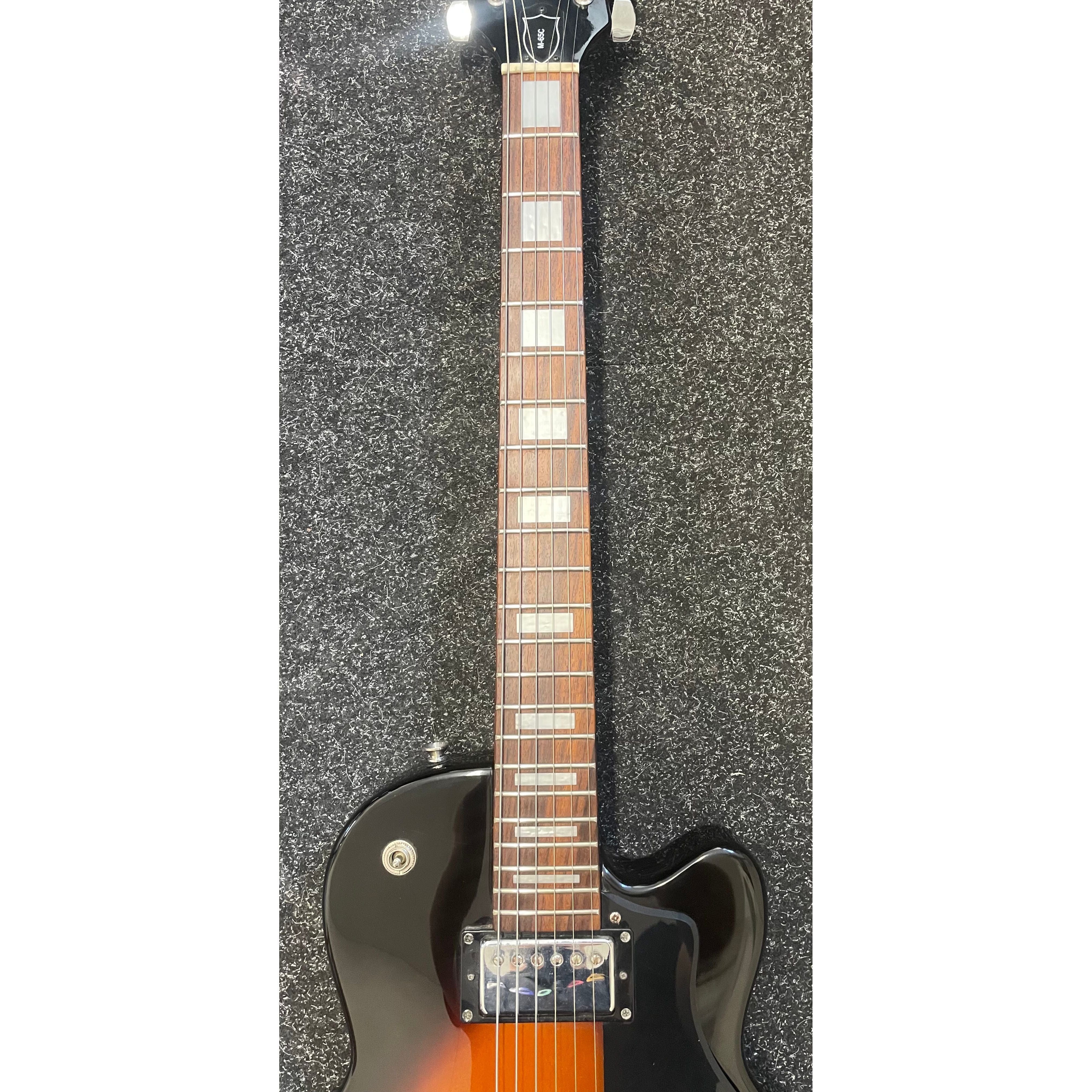 De Armond M-65C LP Style Electric Guitar in Tobacco Burst Pre-Owned