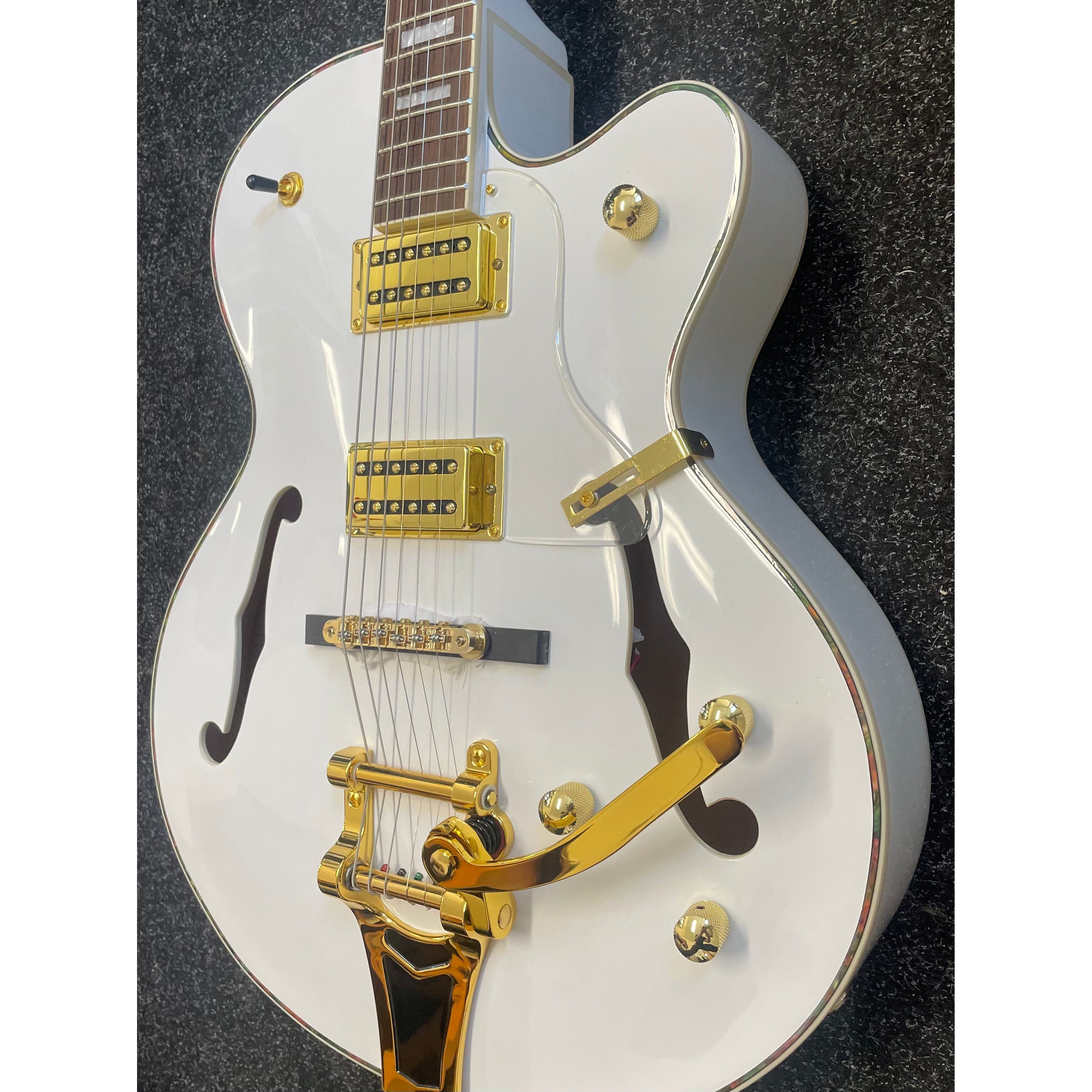 Harley Benton BigTone Trem Hollowbody Electric Guitar in White Pre-Owned