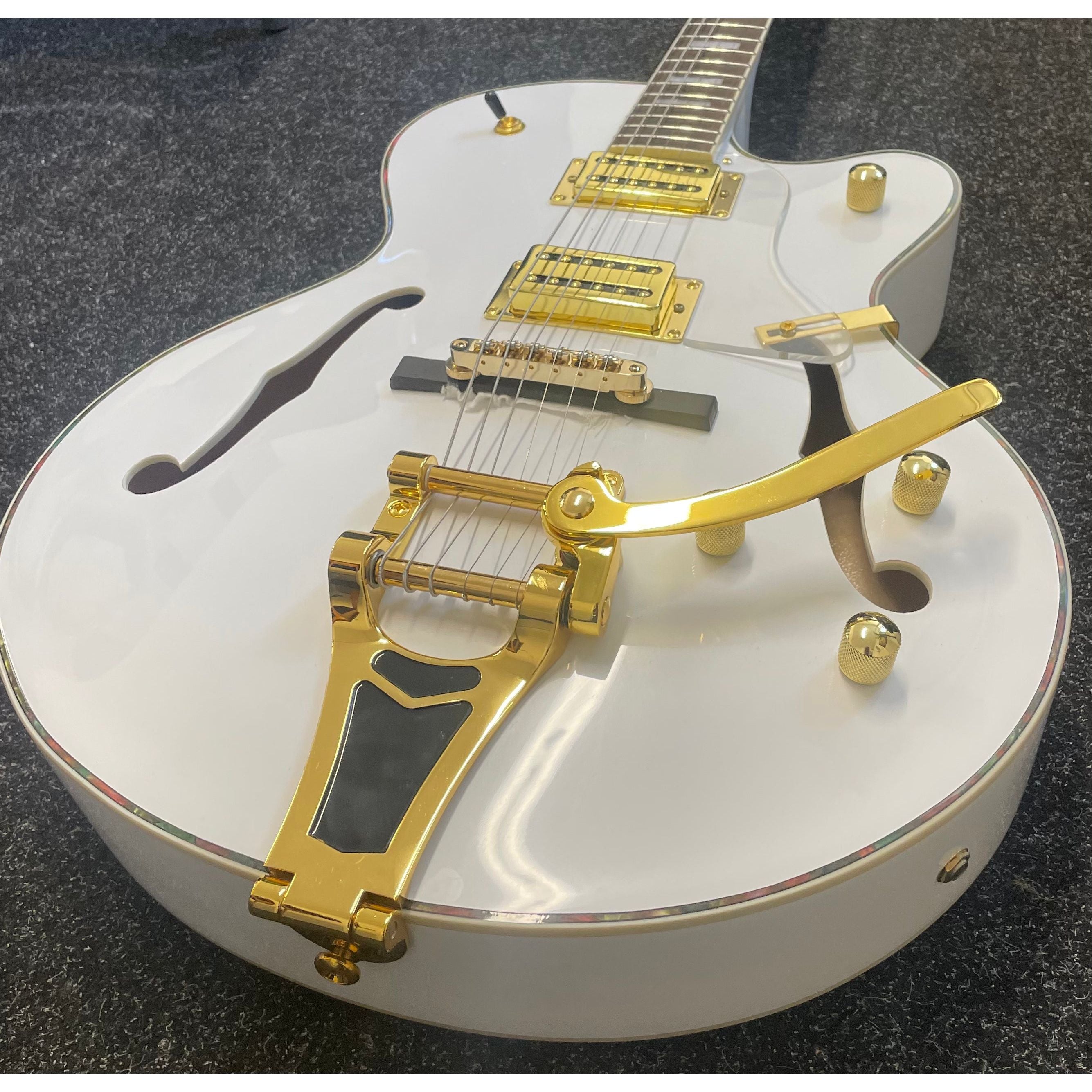 Harley Benton BigTone Trem Hollowbody Electric Guitar in White Pre-Owned